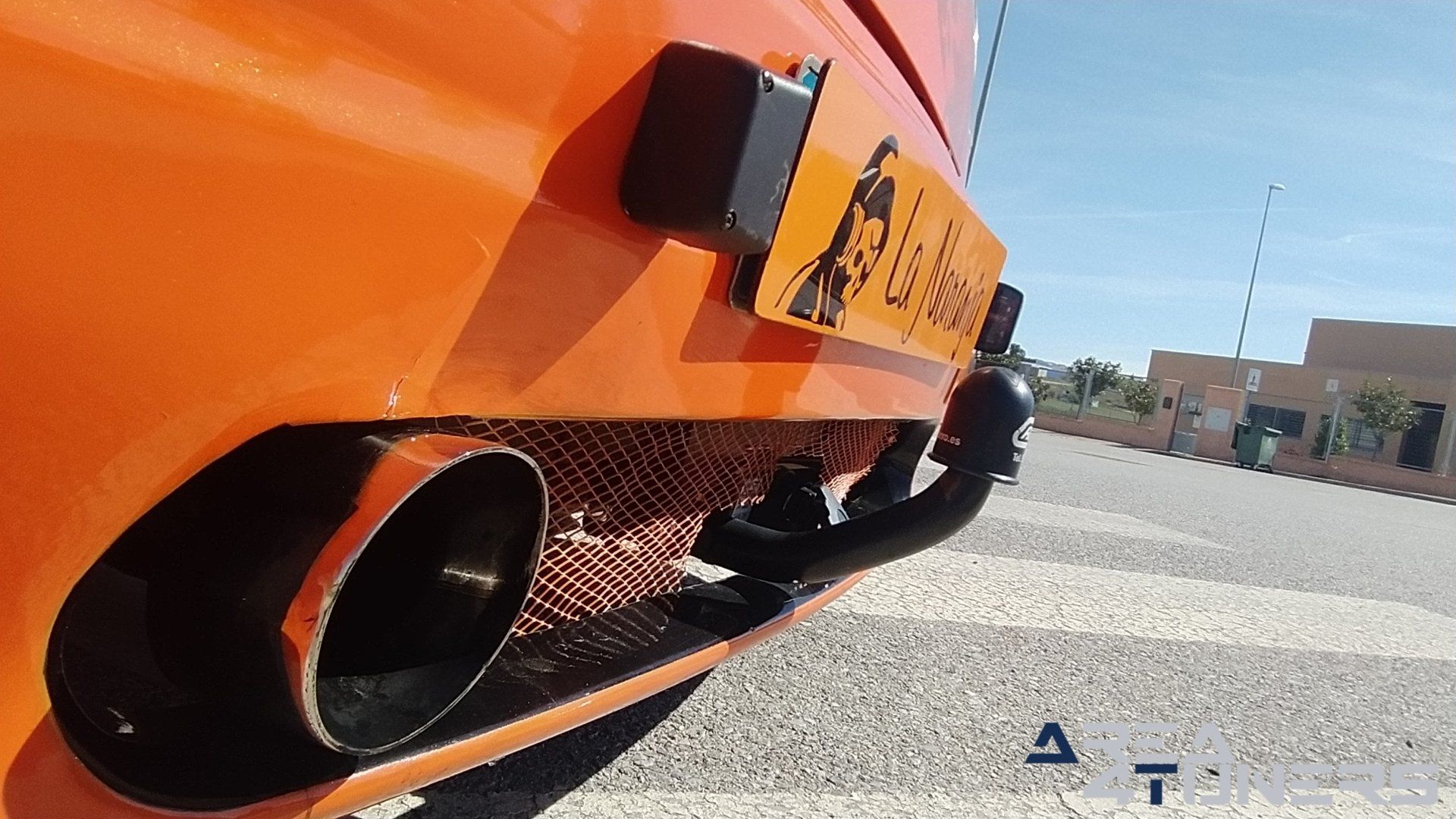 Imagen reportaje coche Tuning Citroën Xsara La Naranja Calavera DJ Imagen perteneciente al reportaje sobre coche Tuning, de la revista Area4tuners sobre un Citroën Xsara