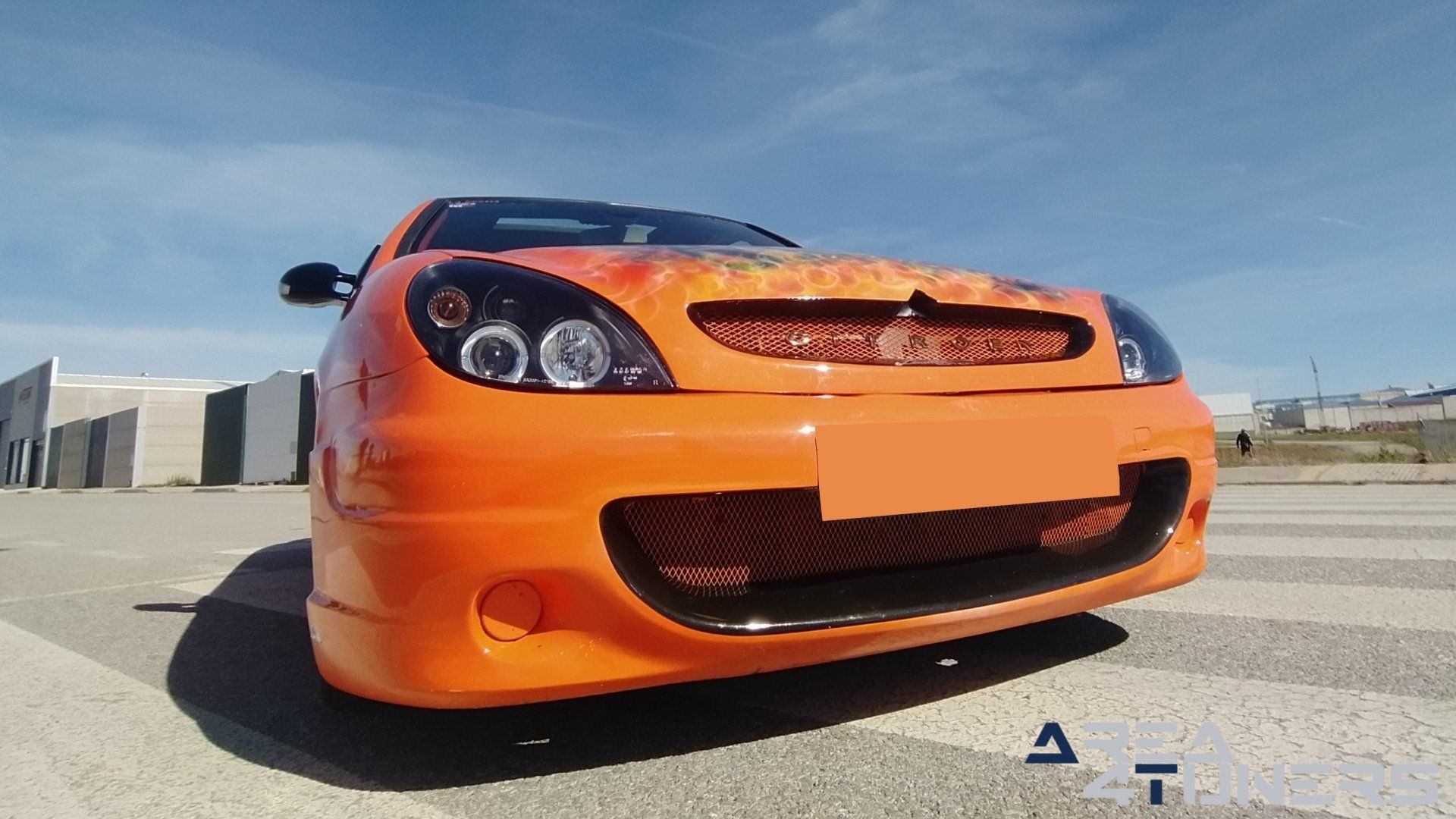 Imagen reportaje coche Tuning Citroën Xsara La Naranja Calavera DJ Imagen perteneciente al reportaje sobre coche Tuning, de la revista Area4tuners sobre un Citroën Xsara