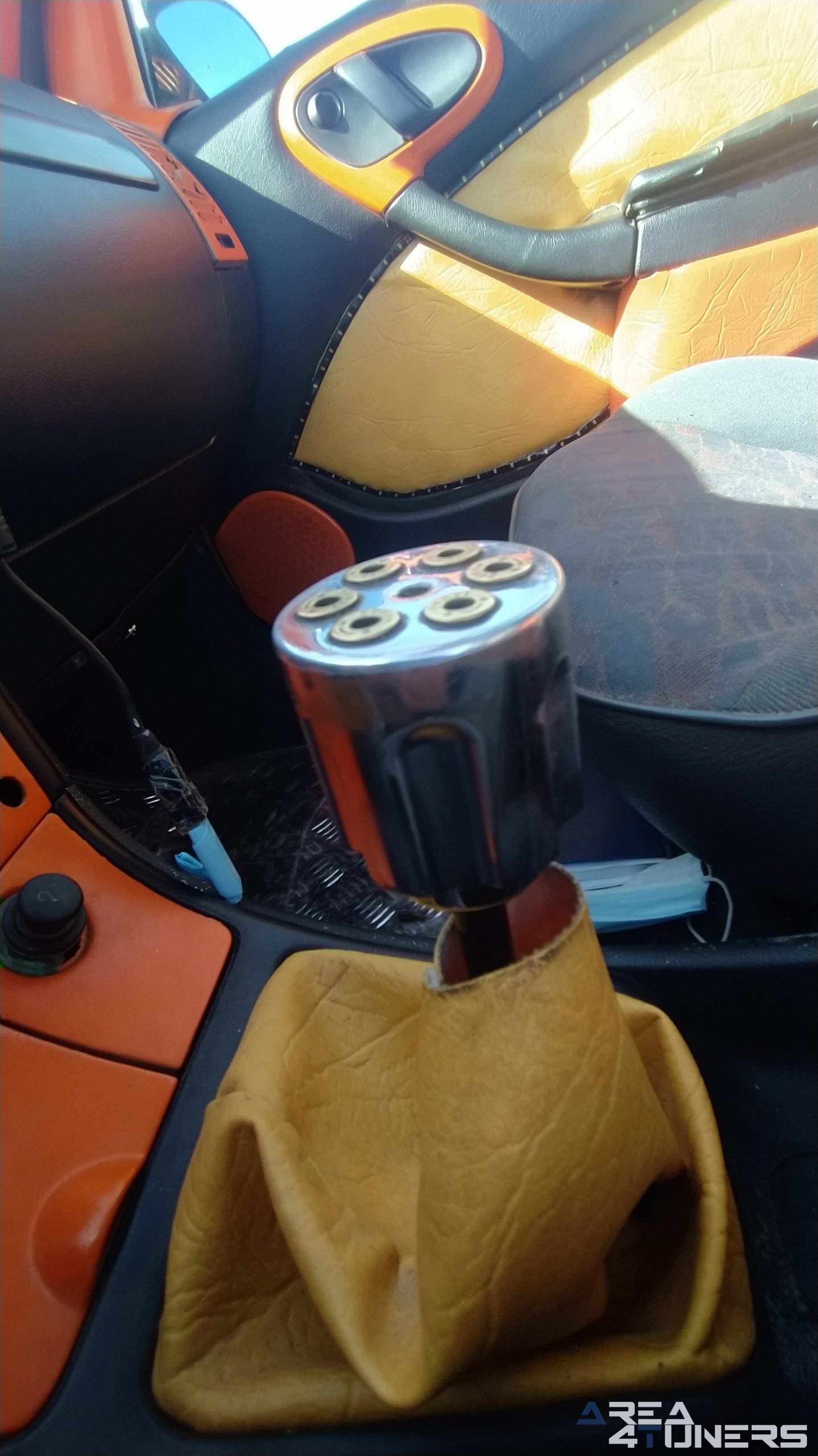 Imagen reportaje coche Tuning Citroën Xsara La Naranja Calavera DJ Imagen perteneciente al reportaje sobre coche Tuning, de la revista Area4tuners sobre un Citroën Xsara