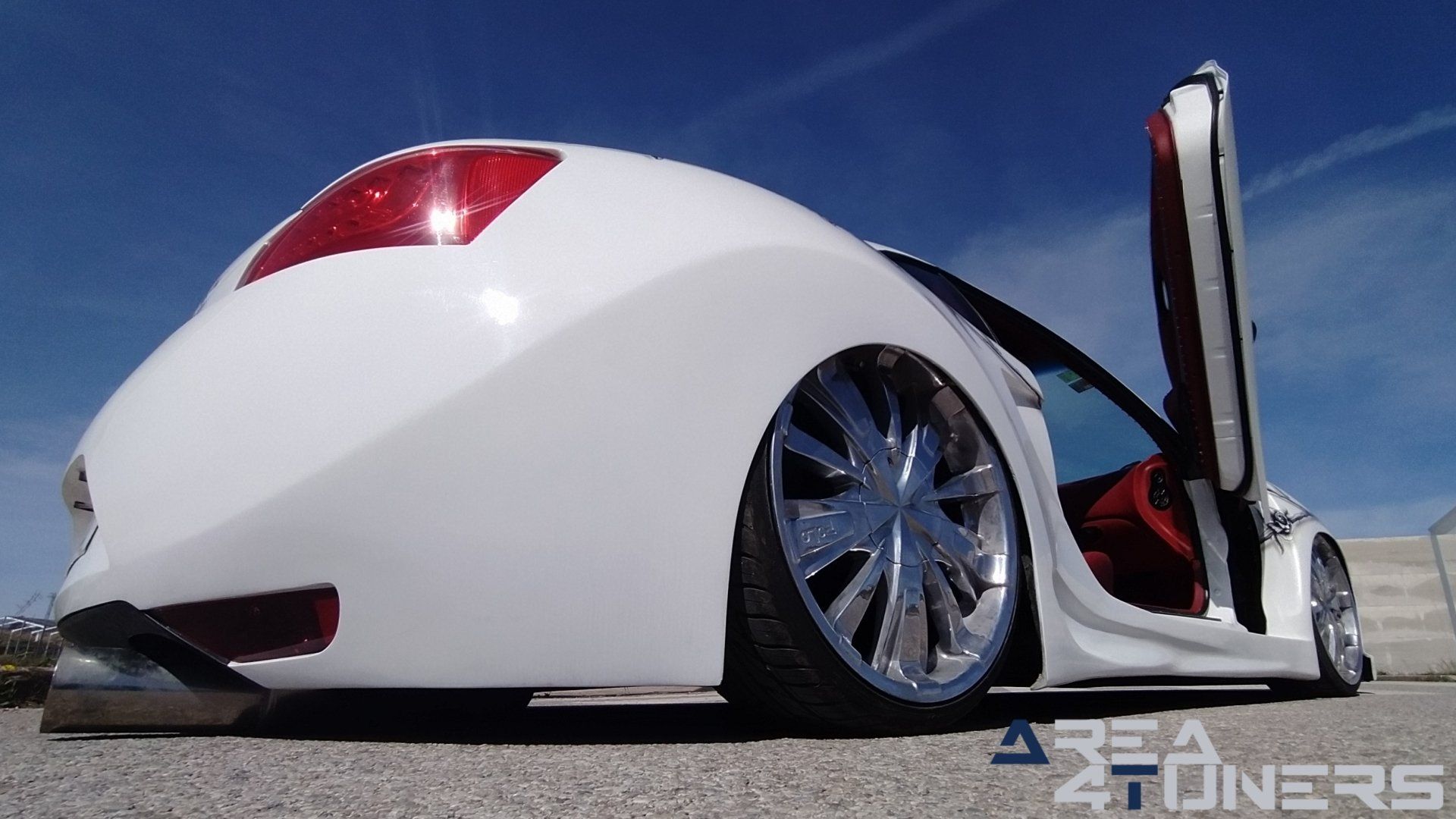 Imagen reportaje coche Tuning Hyundai Coupé White Rose Imagen perteneciente al reportaje de coche Tuning, de la revista Area4tuners sobre un Hyundai Coupé