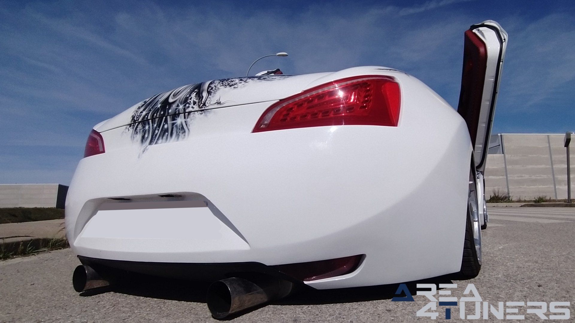 Imagen reportaje coche Tuning Hyundai Coupé White Rose Imagen perteneciente al reportaje de coche Tuning, de la revista Area4tuners sobre un Hyundai Coupé