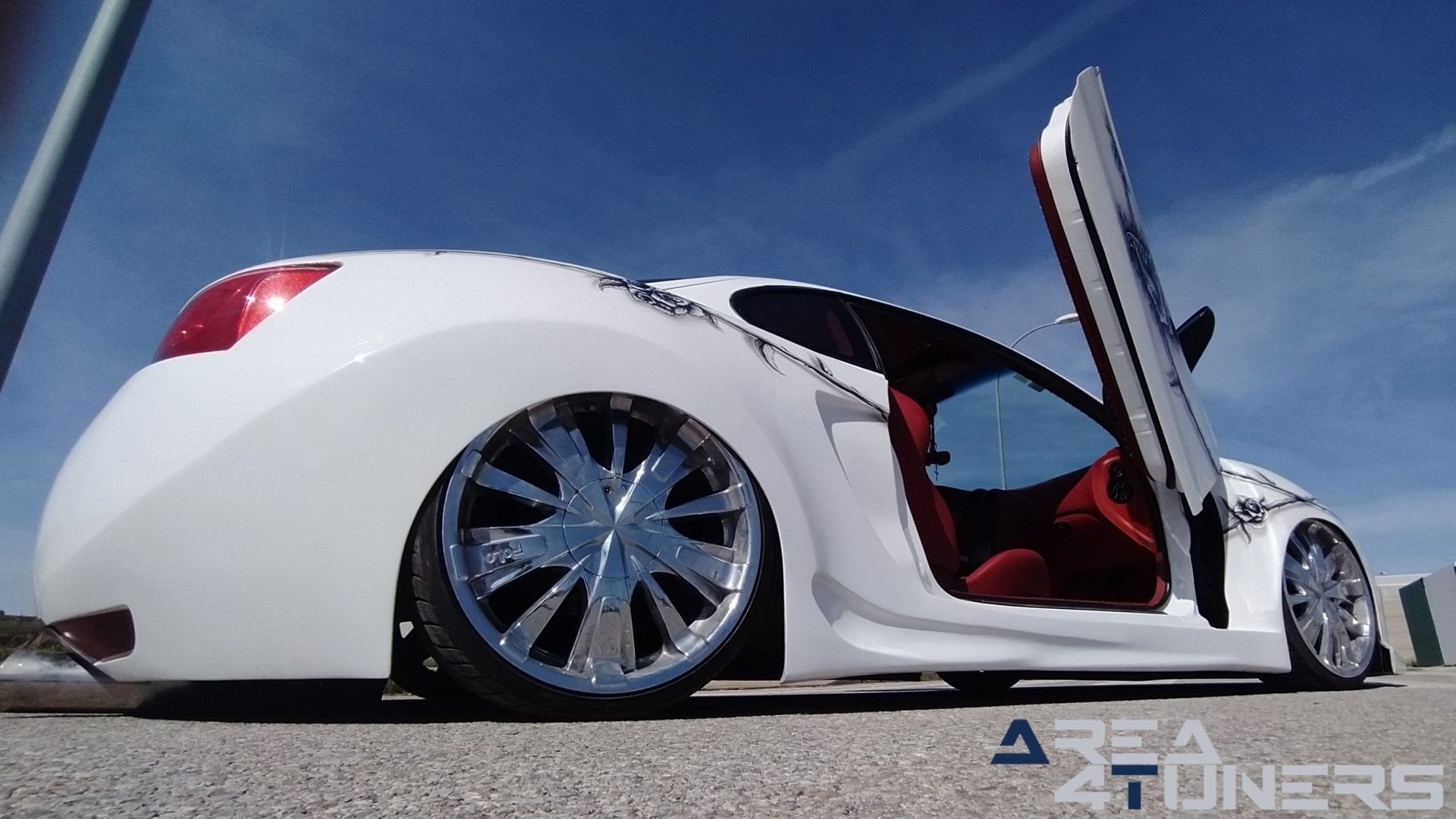 Imagen reportaje coche Tuning Hyundai Coupé White Rose Imagen perteneciente al reportaje de coche Tuning, de la revista Area4tuners sobre un Hyundai Coupé