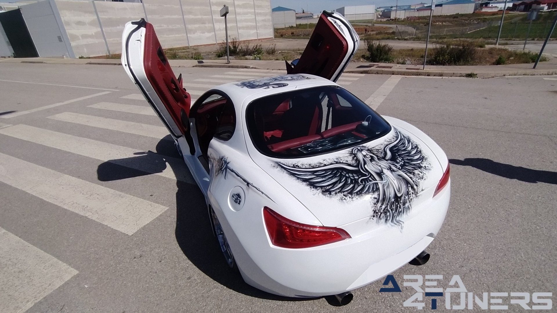 Imagen reportaje coche Tuning Hyundai Coupé White Rose Imagen perteneciente al reportaje sobre coche Tuning, de la revista Area4tuners sobre un Hyundai Coupé