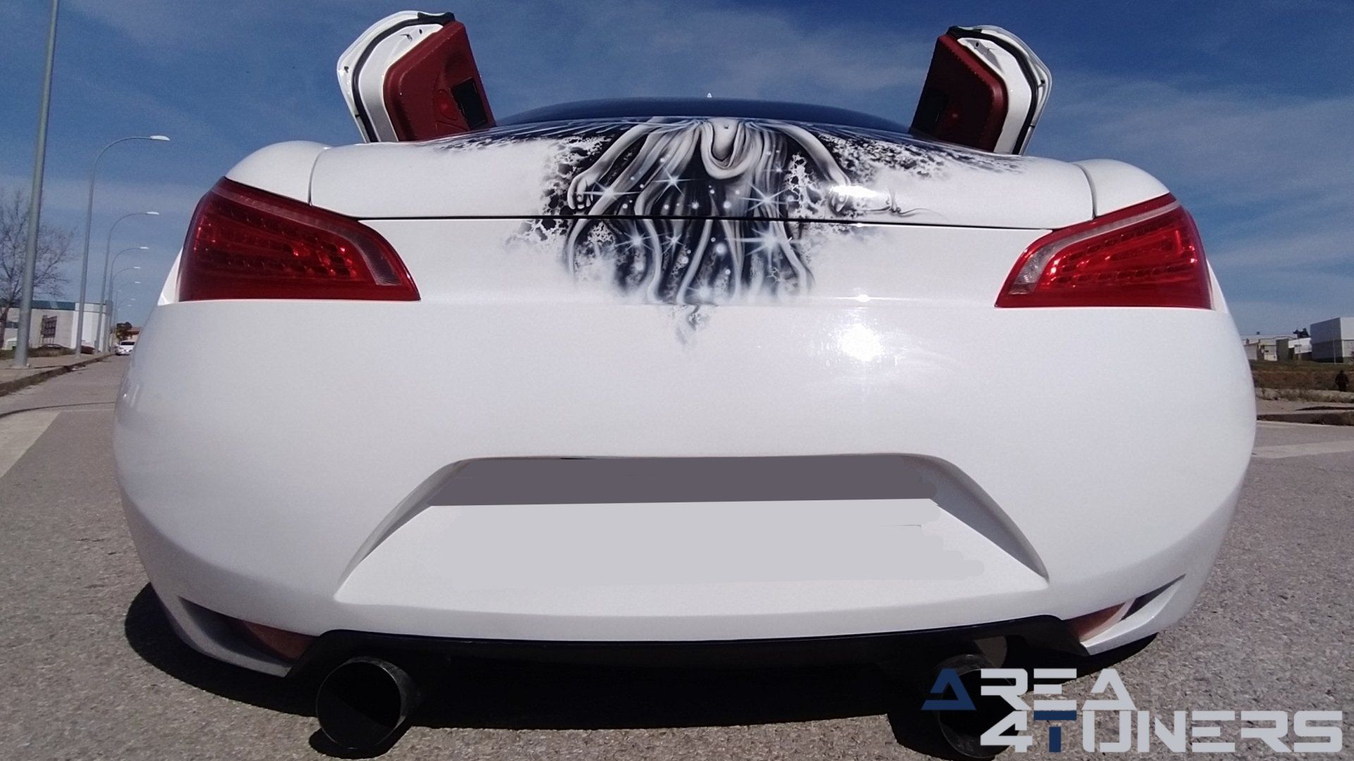 Imagen reportaje coche Tuning Hyundai Coupé White Rose Imagen perteneciente al reportaje sobre coche Tuning, de la revista Area4tuners sobre un Hyundai Coupé