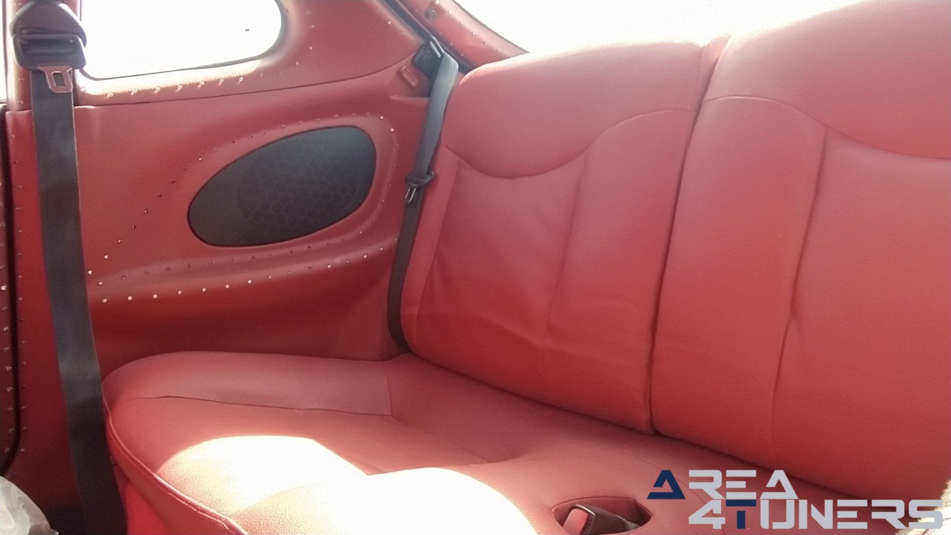 Imagen reportaje coche Tuning Hyundai Coupé White Rose Imagen perteneciente al reportaje sobre coche Tuning, de la revista Area4tuners sobre un Hyundai Coupé