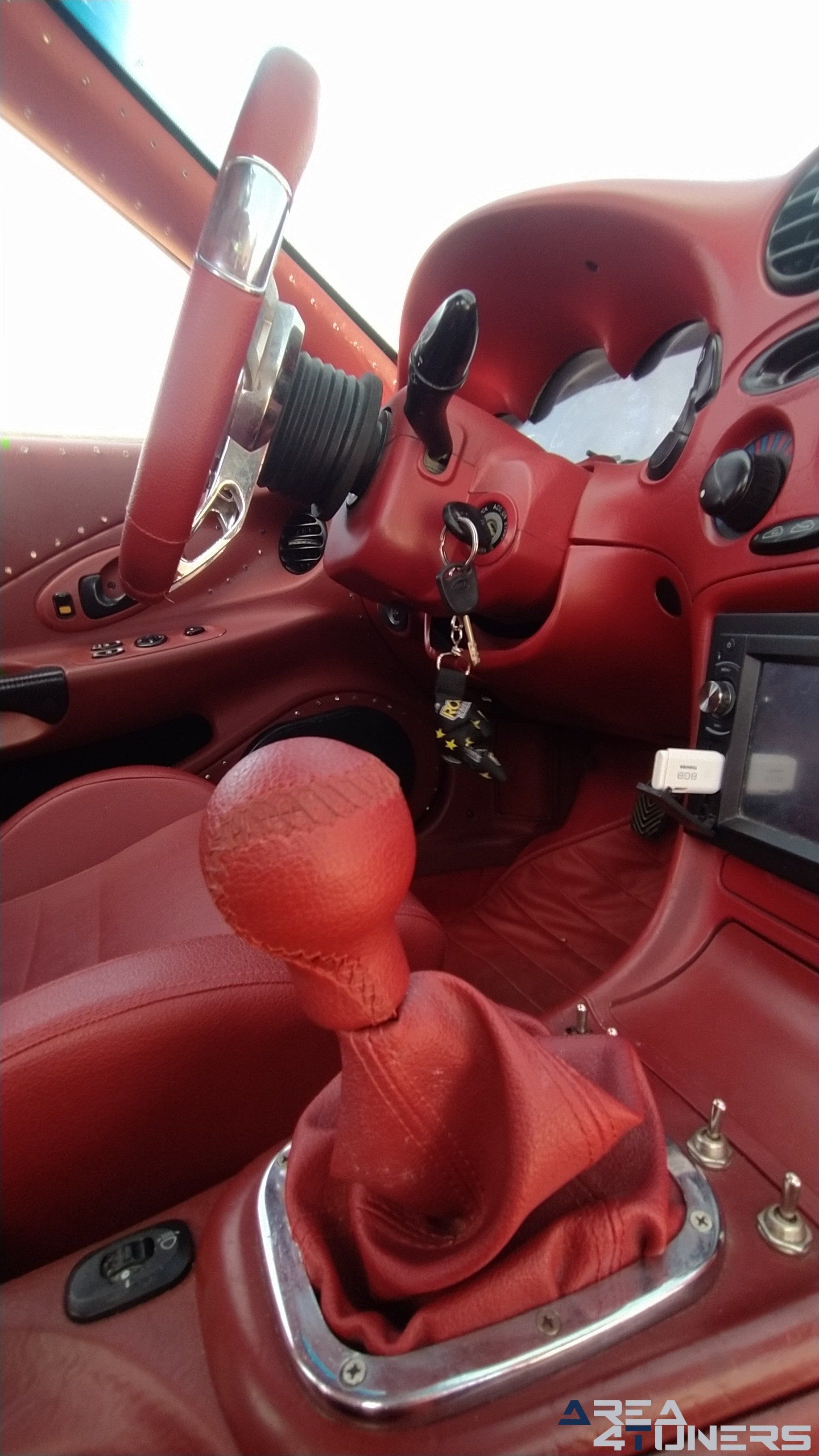 Imagen reportaje coche Tuning Hyundai Coupé White Rose Imagen perteneciente al reportaje de coche Tuning, de la revista Area4tuners sobre un Hyundai Coupé