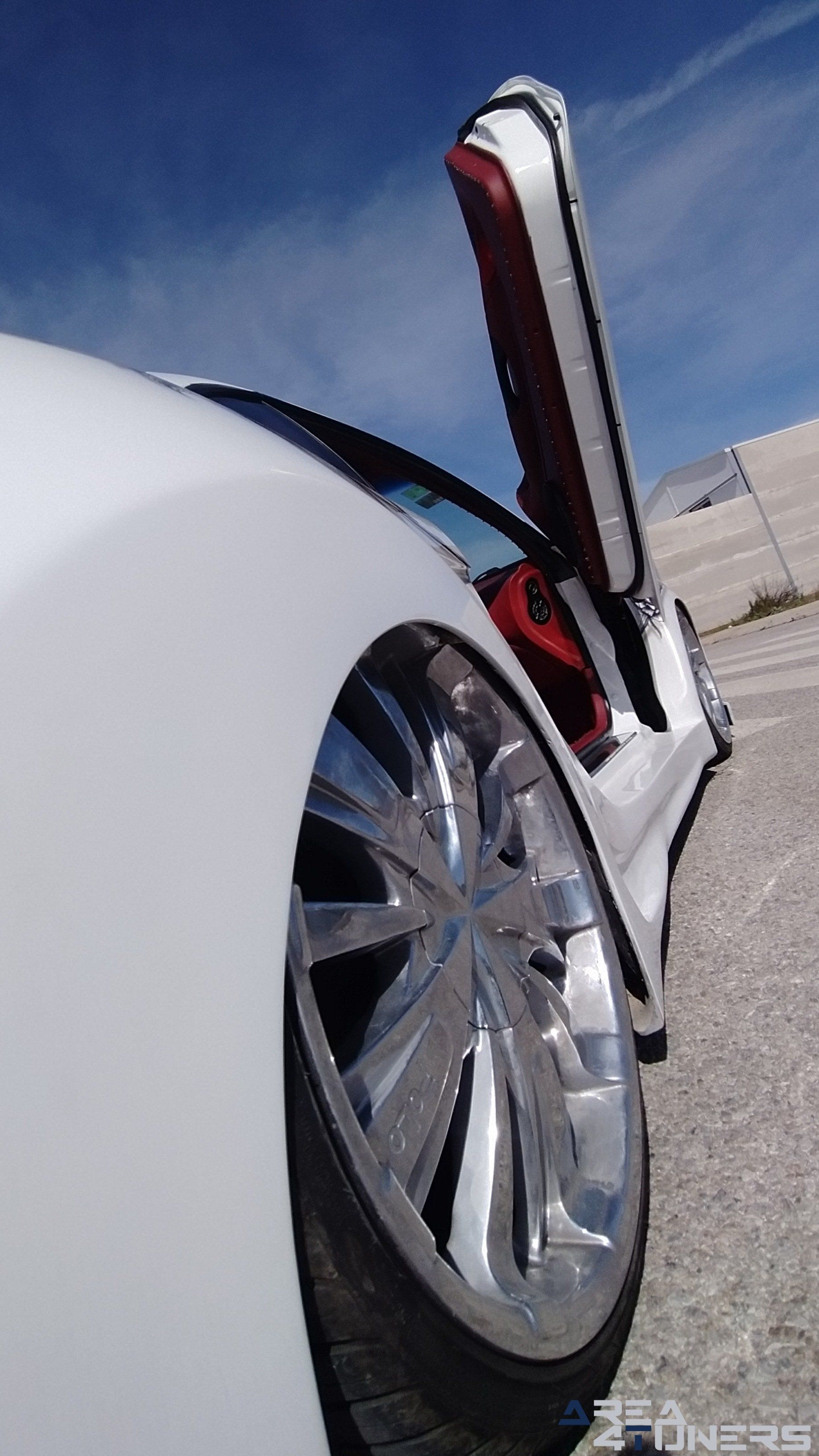 Imagen reportaje coche Tuning Hyundai Coupé White Rose Imagen perteneciente al reportaje de coche Tuning, de la revista Area4tuners sobre un Hyundai Coupé