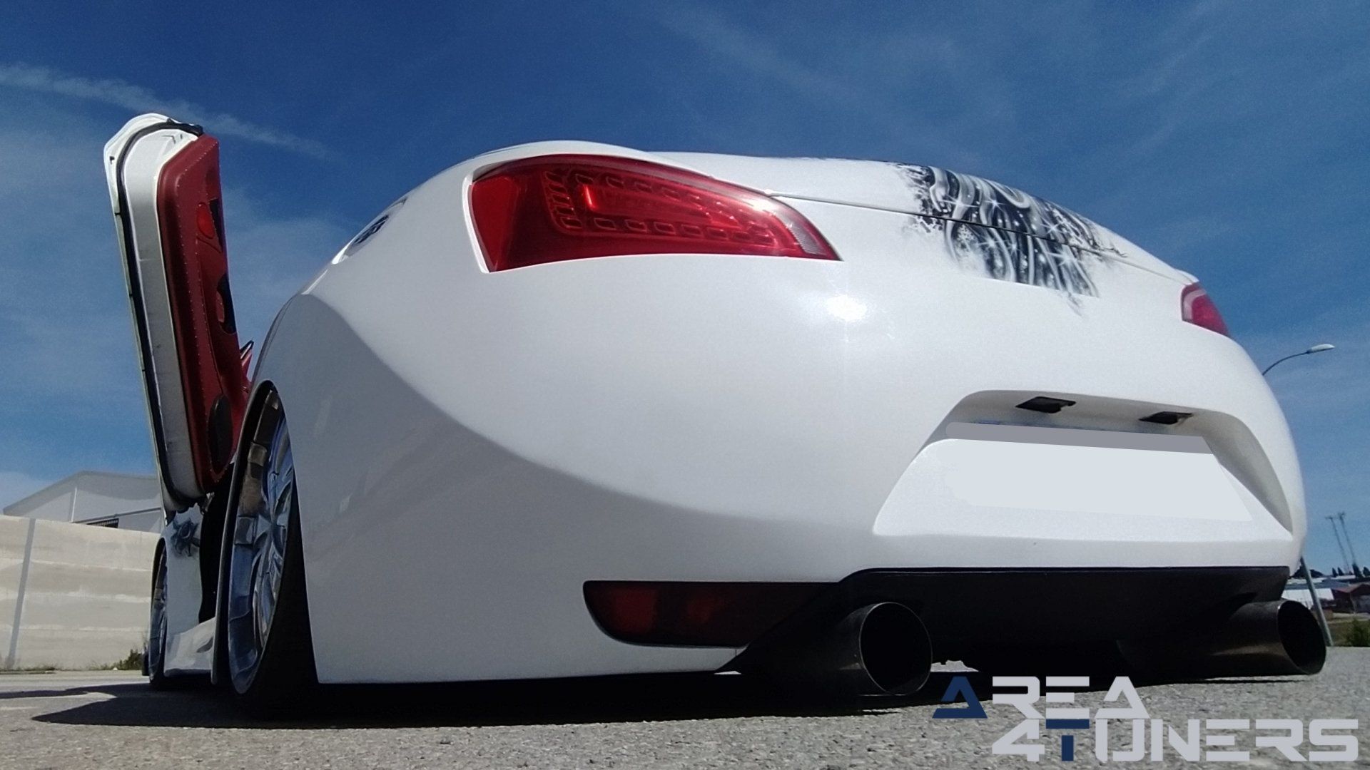 Imagen reportaje coche Tuning Hyundai Coupé White Rose Imagen perteneciente al reportaje de coche Tuning, de la revista Area4tuners sobre un Hyundai Coupé