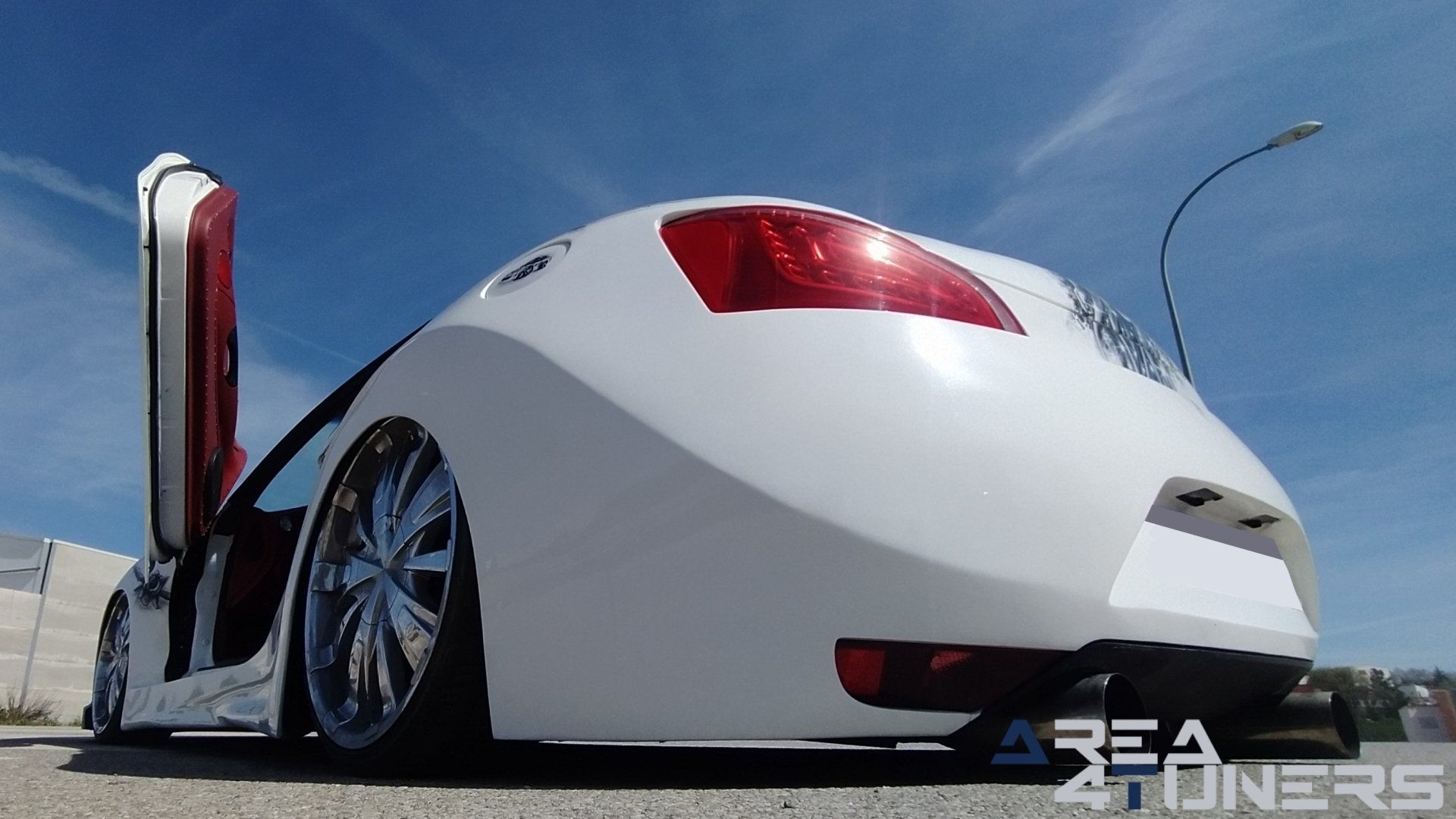 Imagen reportaje coche Tuning Hyundai Coupé White Rose Imagen perteneciente al reportaje de coche Tuning, de la revista Area4tuners sobre un Hyundai Coupé