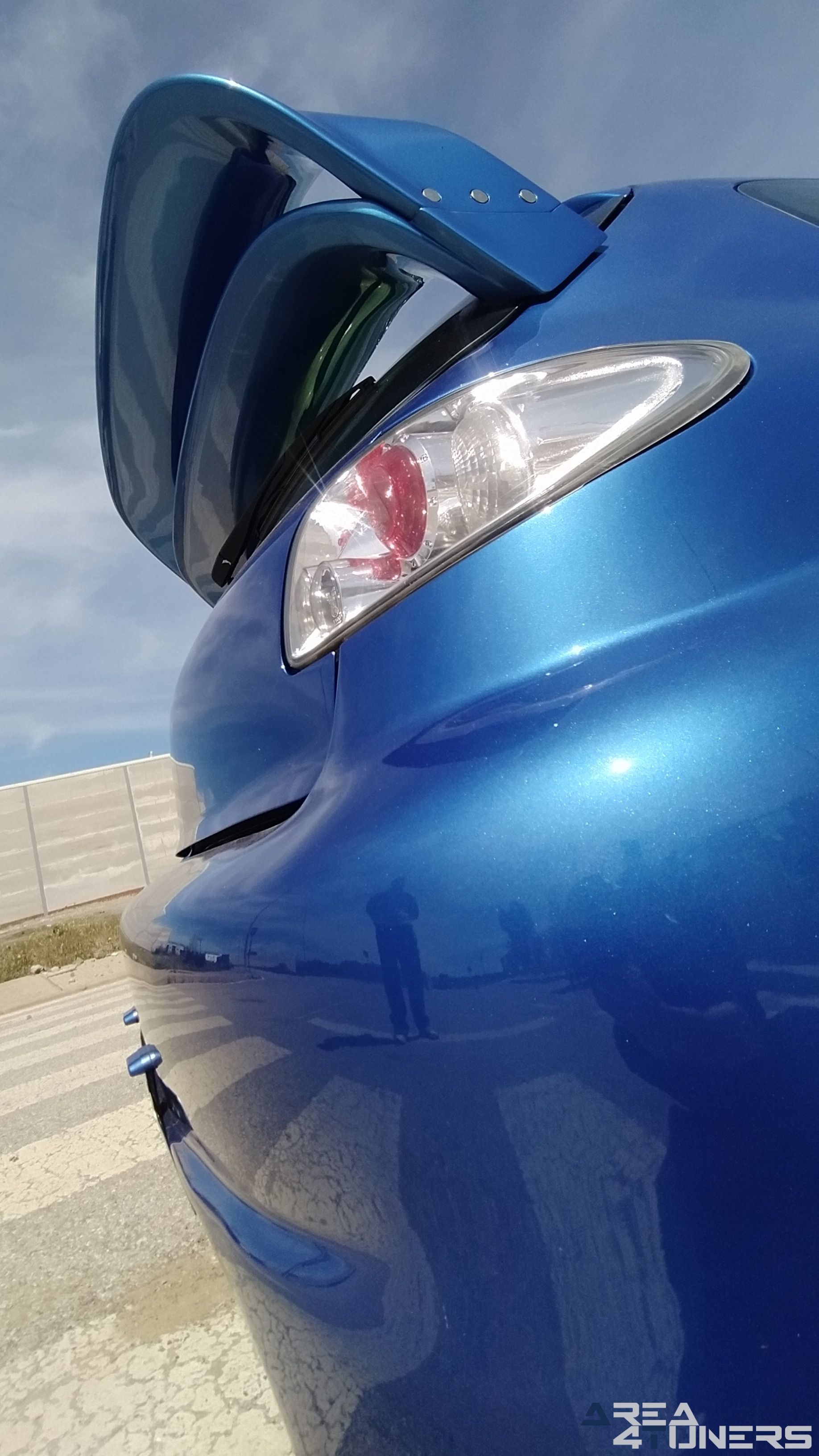 Imagen reportaje coche Tuning Peugeot 206 La Canica Azul Imagen perteneciente al reportaje de coche Tuning, de la revista Area4tuners sobre un Peugeot 206
