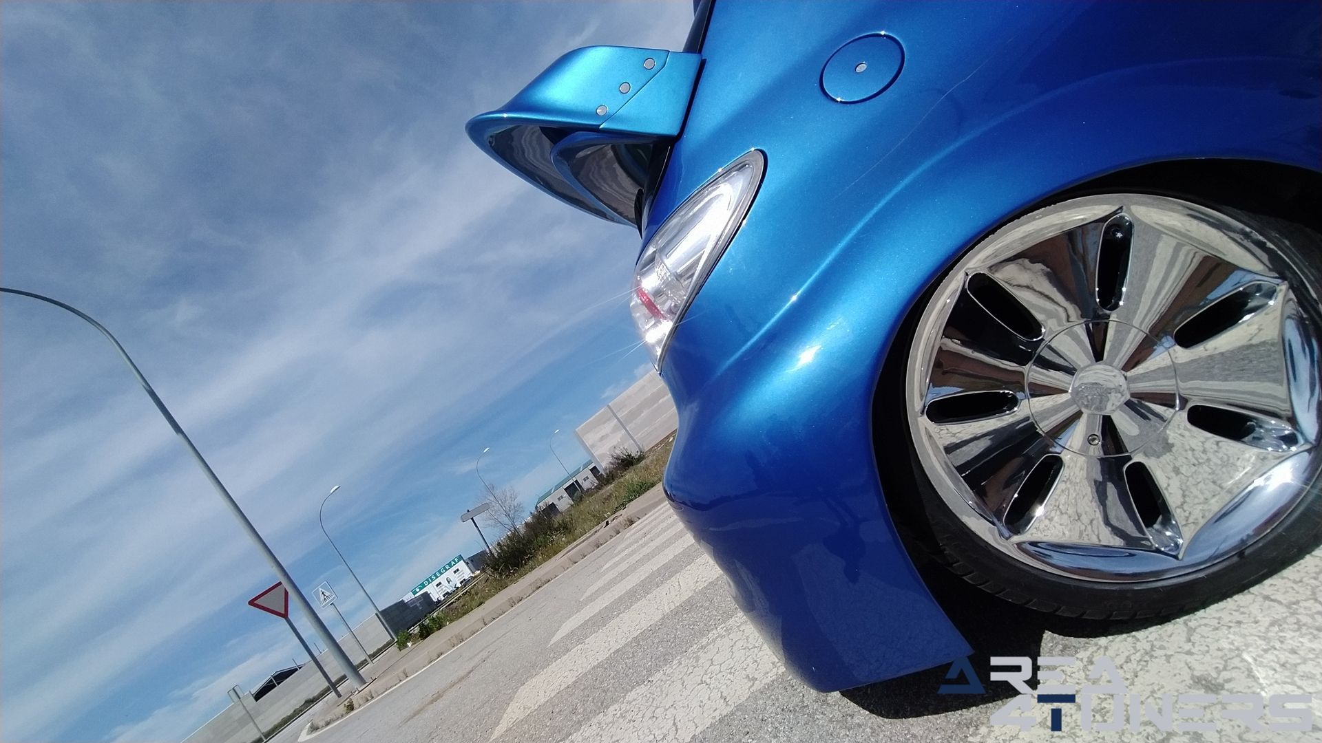 Imagen reportaje coche Tuning Peugeot 206 La Canica Azul Imagen perteneciente al reportaje de coche Tuning, de la revista Area4tuners sobre un Peugeot 206