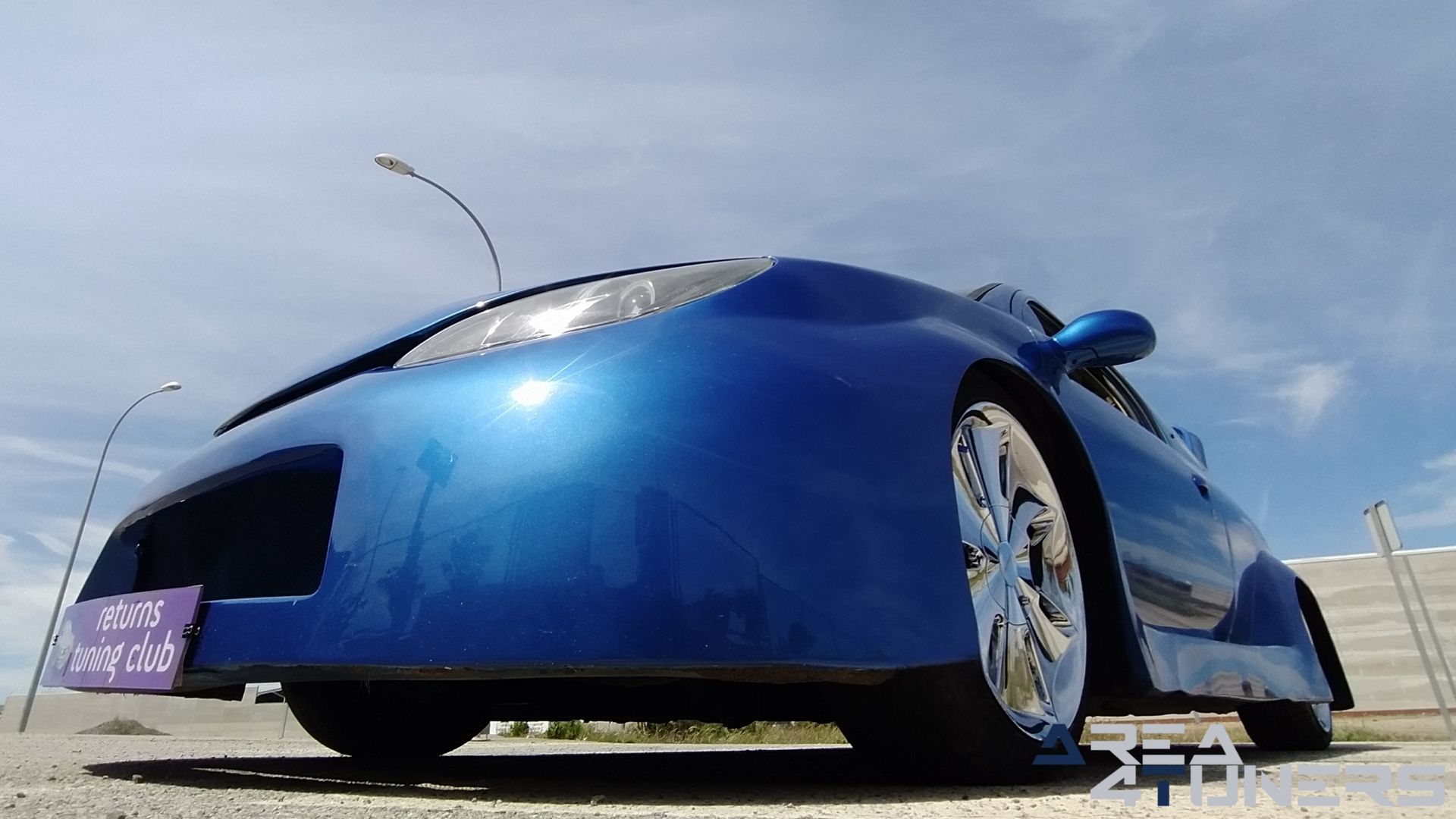 Imagen reportaje coche Tuning Peugeot 206 La Canica Azul Imagen perteneciente al reportaje de coche Tuning, de la revista Area4tuners sobre un Peugeot 206