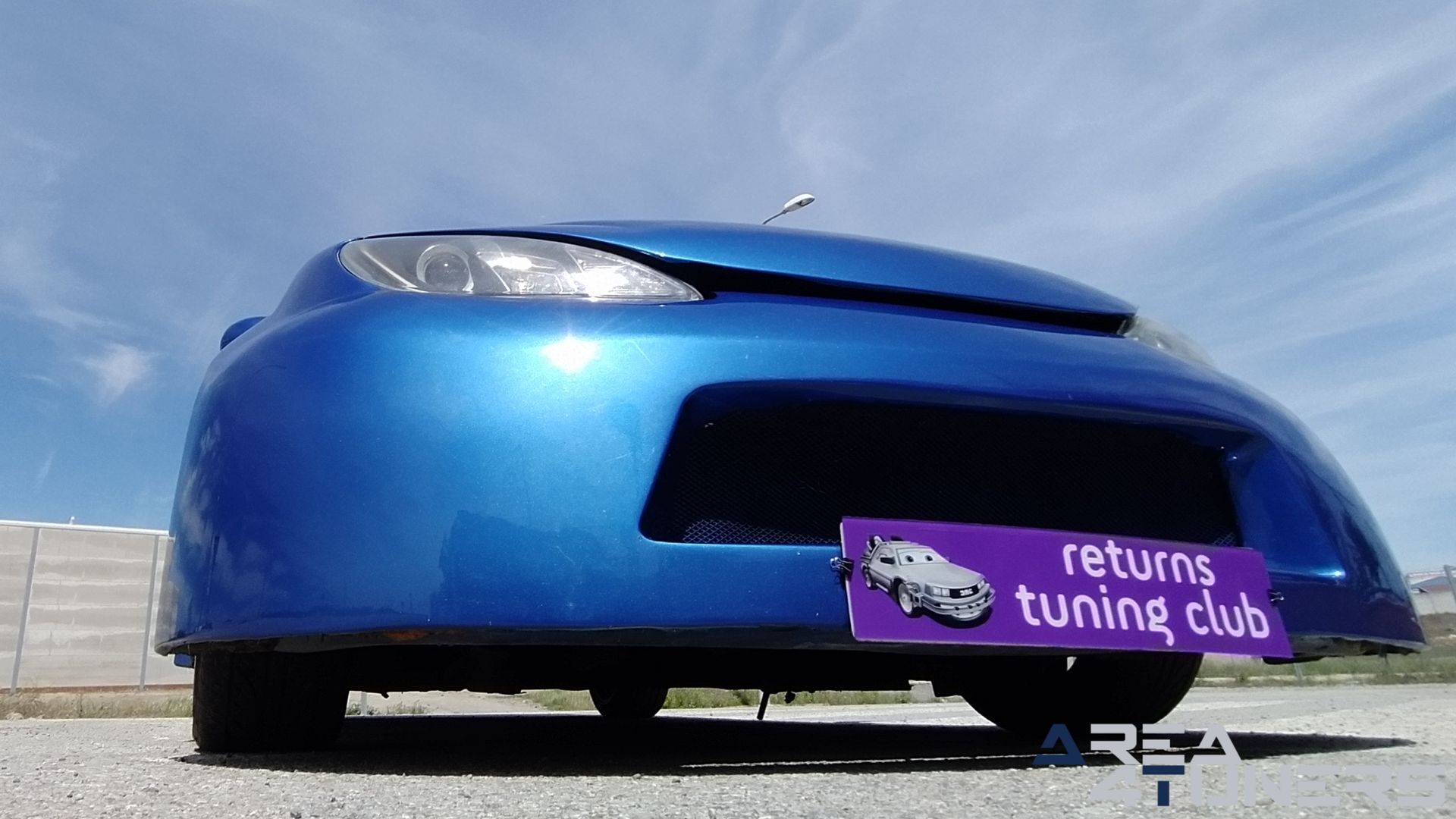 Imagen reportaje coche Tuning Peugeot 206 La Canica Azul Imagen perteneciente al reportaje de coche Tuning, de la revista Area4tuners sobre un Peugeot 206