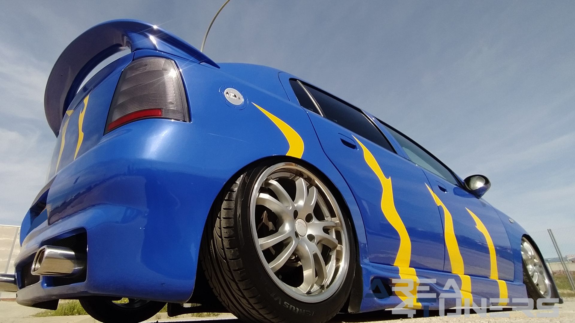 Imagen reportaje coche Tuning Opel Astra Tuneart Imagen perteneciente al reportaje de coche Tuning, de la revista Area4tuners sobre un Opel Astra