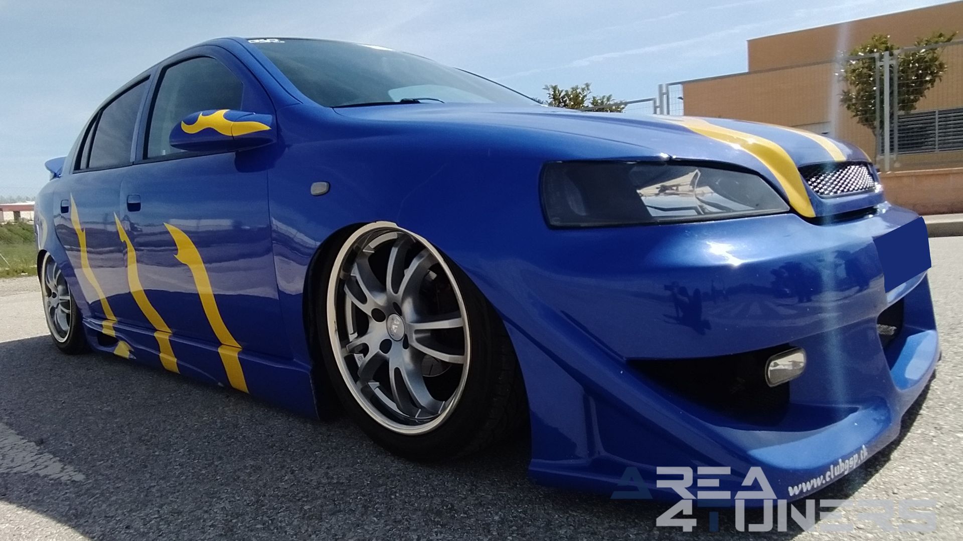 Imagen reportaje coche Tuning Opel Astra Tuneart Imagen perteneciente al reportaje de coche Tuning, de la revista Area4tuners sobre un Opel Astra