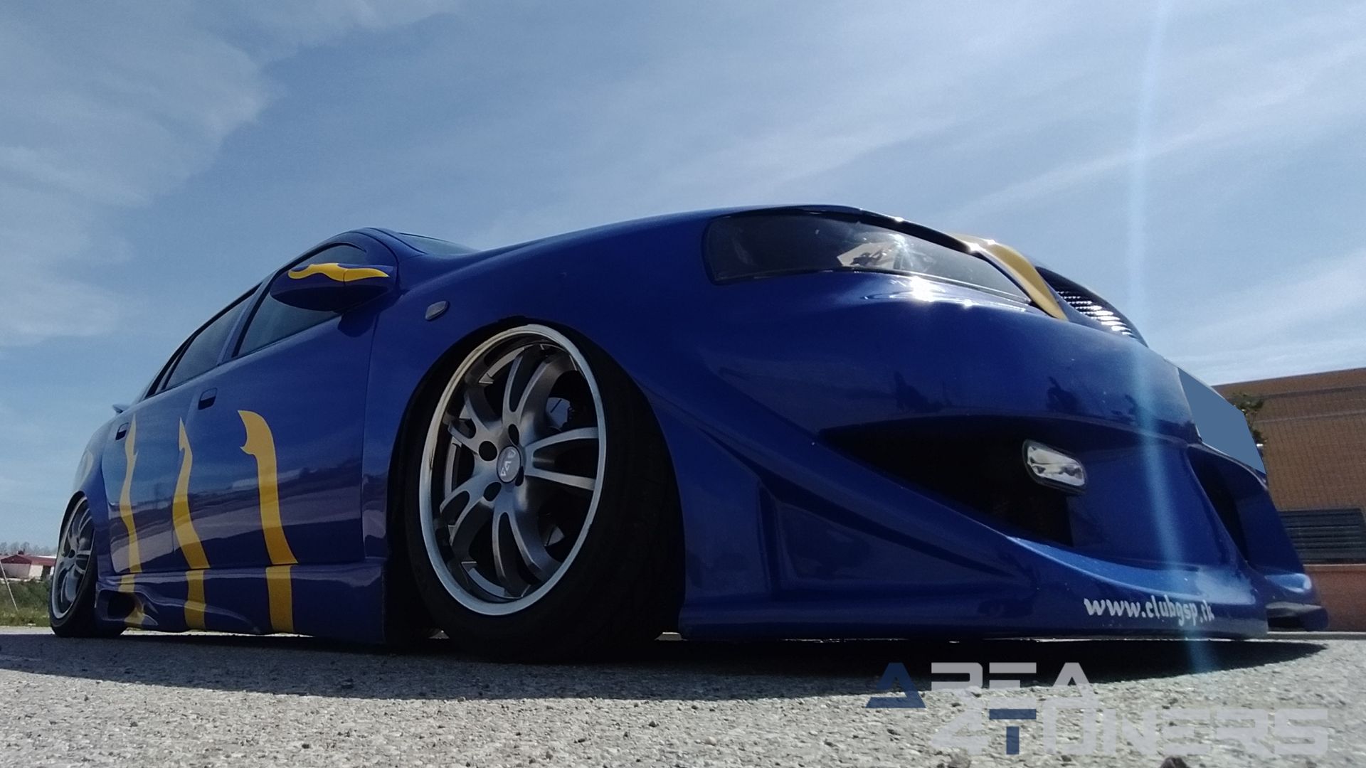 Imagen reportaje coche Tuning Opel Astra Tuneart Imagen perteneciente al reportaje de coche Tuning, de la revista Area4tuners sobre un Opel Astra