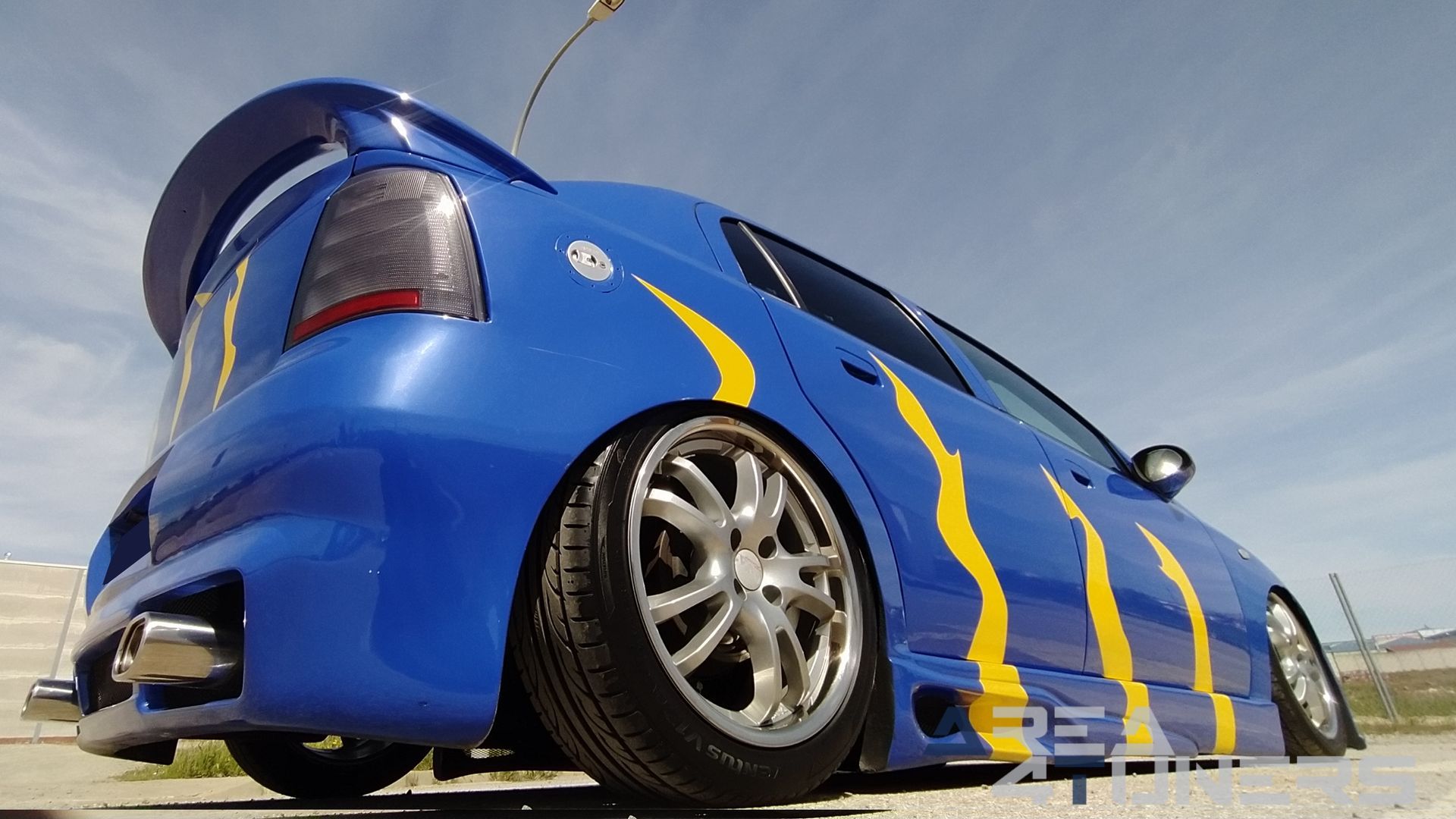 Imagen reportaje coche Tuning Opel Astra Tuneart Imagen perteneciente al reportaje de coche Tuning, de la revista Area4tuners sobre un Opel Astra