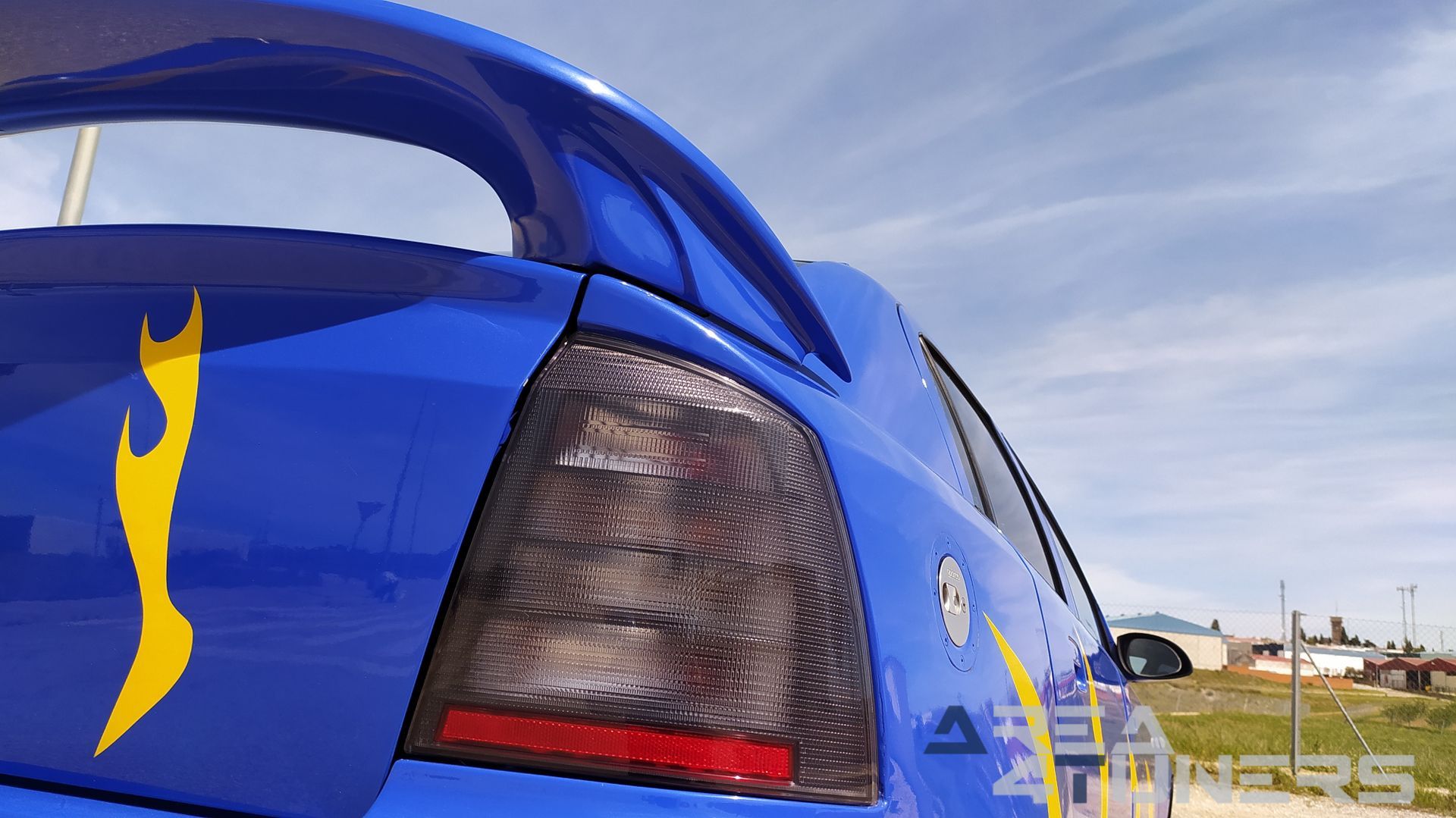 Imagen reportaje coche Tuning Opel Astra Tuneart Imagen perteneciente al reportaje de coche Tuning, de la revista Area4tuners sobre un Opel Astra