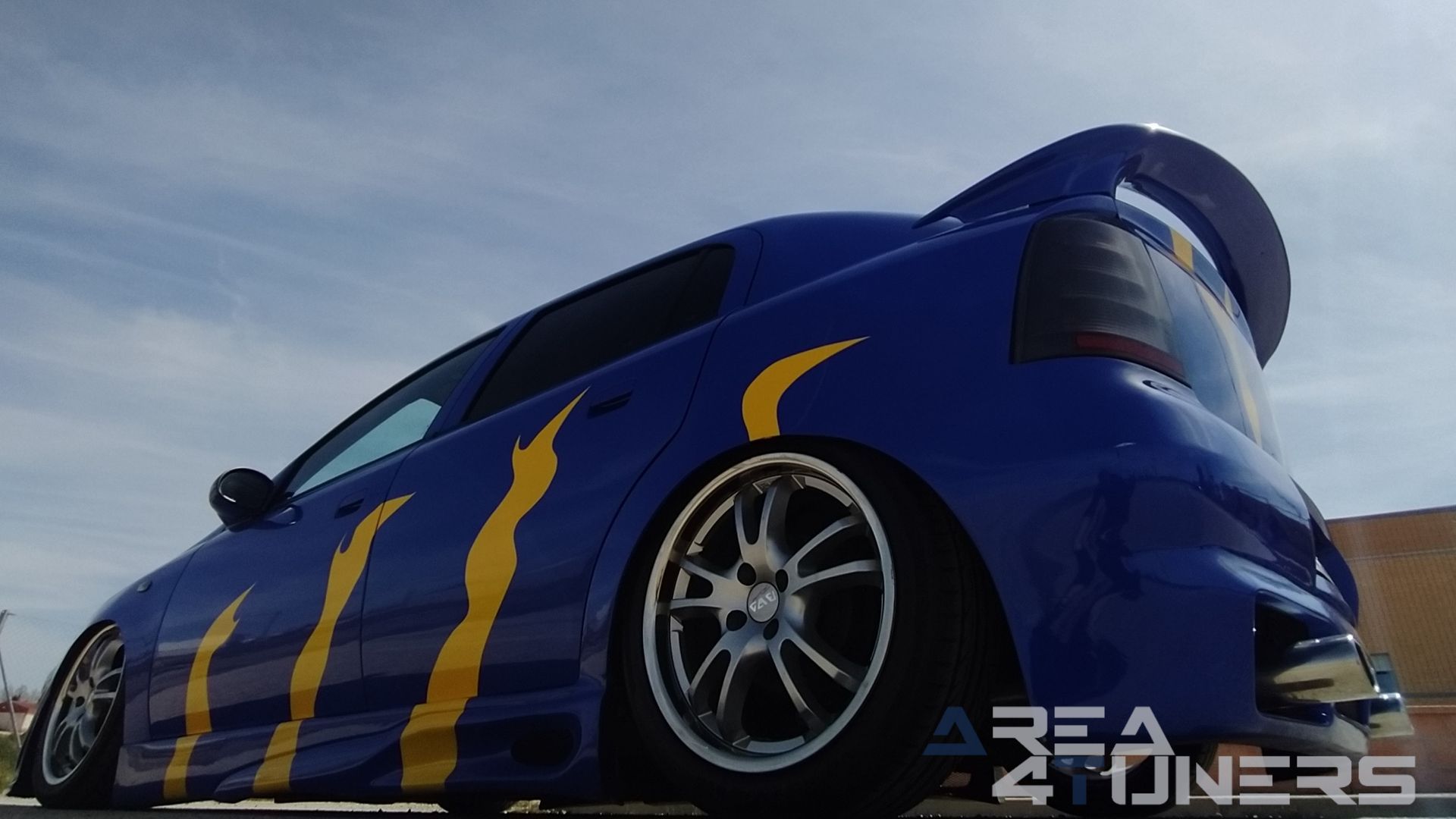 Imagen reportaje coche Tuning Opel Astra Tuneart Imagen perteneciente al reportaje de coche Tuning, de la revista Area4tuners sobre un Opel Astra