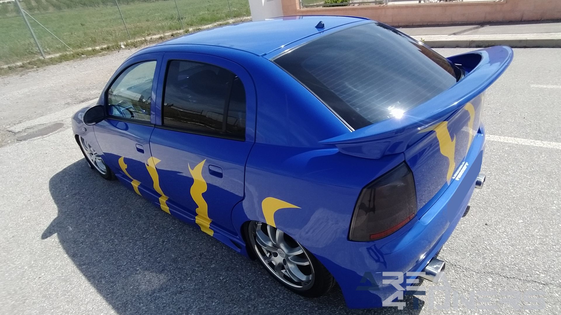 Imagen reportaje coche Tuning Opel Astra Tuneart Imagen perteneciente al reportaje de coche Tuning, de la revista Area4tuners sobre un Opel Astra