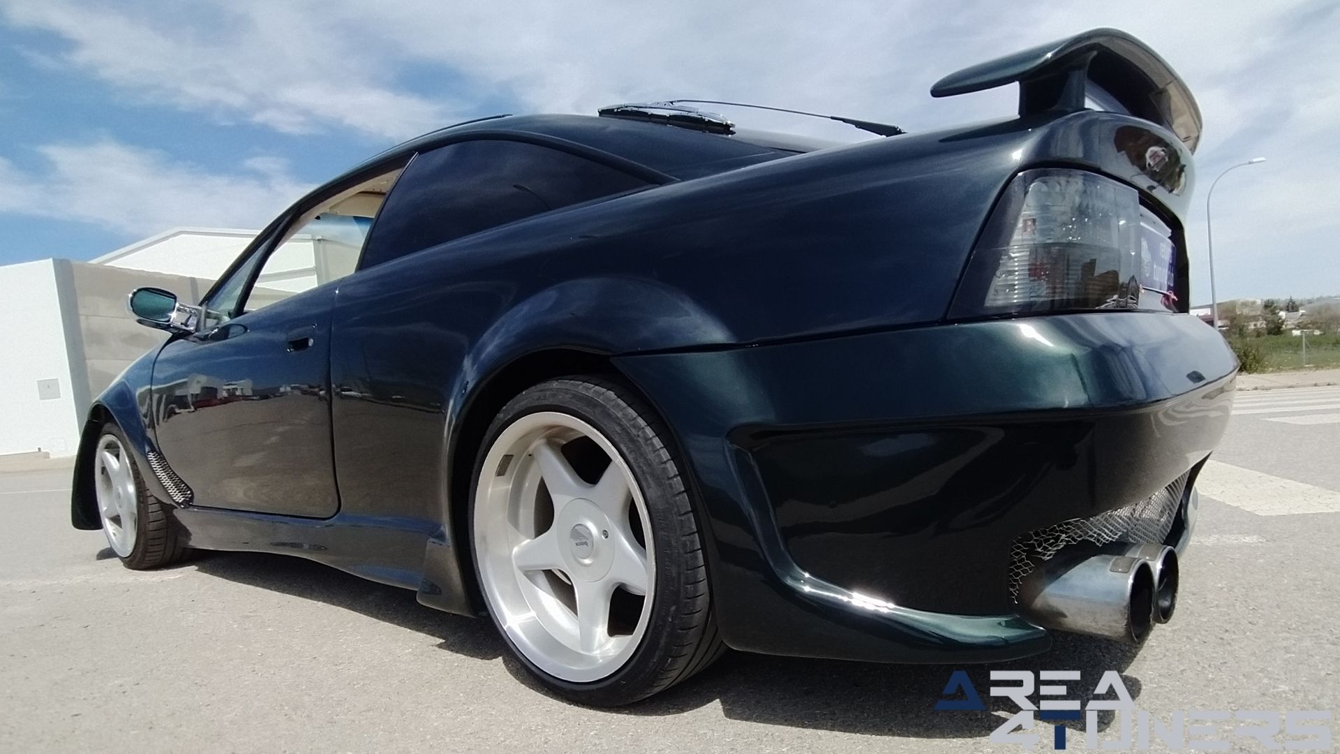 Imagen reportaje coche Tuning Opel Calibra Alligator Imagen perteneciente al reportaje de coche Tuning, de la revista Area4tuners sobre un Opel Calibra