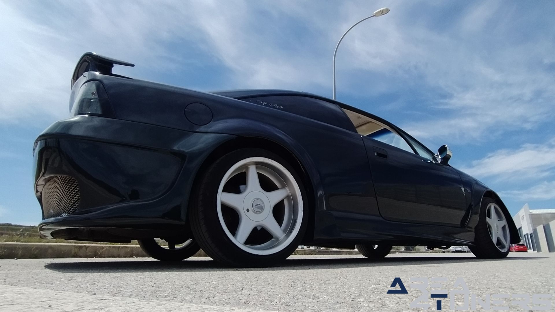 Imagen reportaje coche Tuning Opel Calibra Alligator Imagen perteneciente al reportaje de coche Tuning, de la revista Area4tuners sobre un Opel Calibra