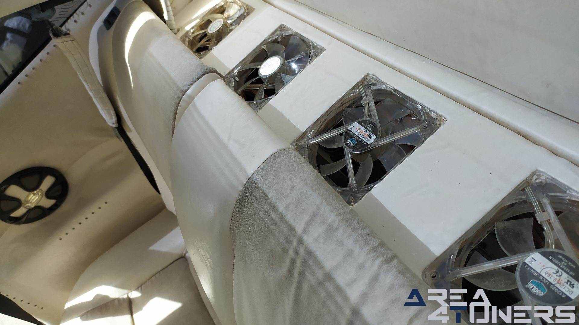 Imagen reportaje coche Tuning Opel Calibra Alligator Imagen perteneciente al reportaje de coche Tuning, de la revista Area4tuners sobre un Opel Calibra