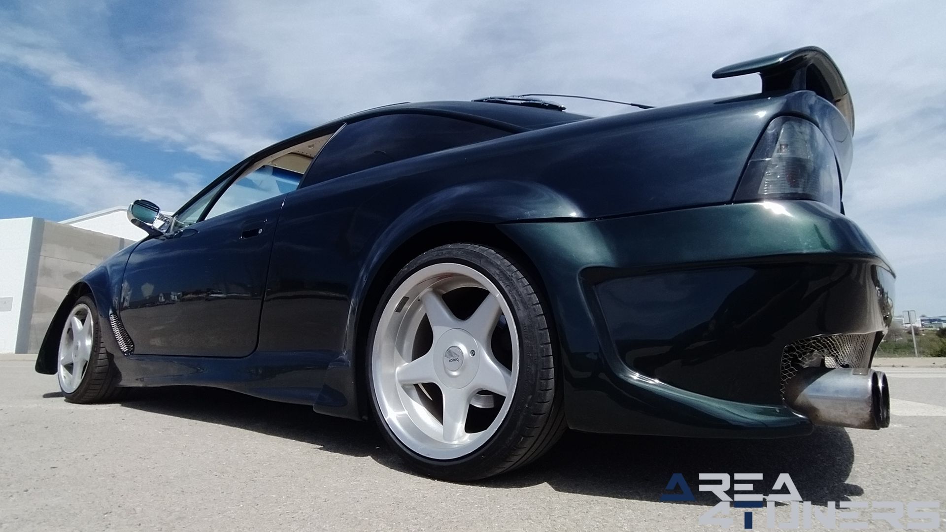 Imagen reportaje coche Tuning Opel Calibra Alligator Imagen perteneciente al reportaje de coche Tuning, de la revista Area4tuners sobre un Opel Calibra