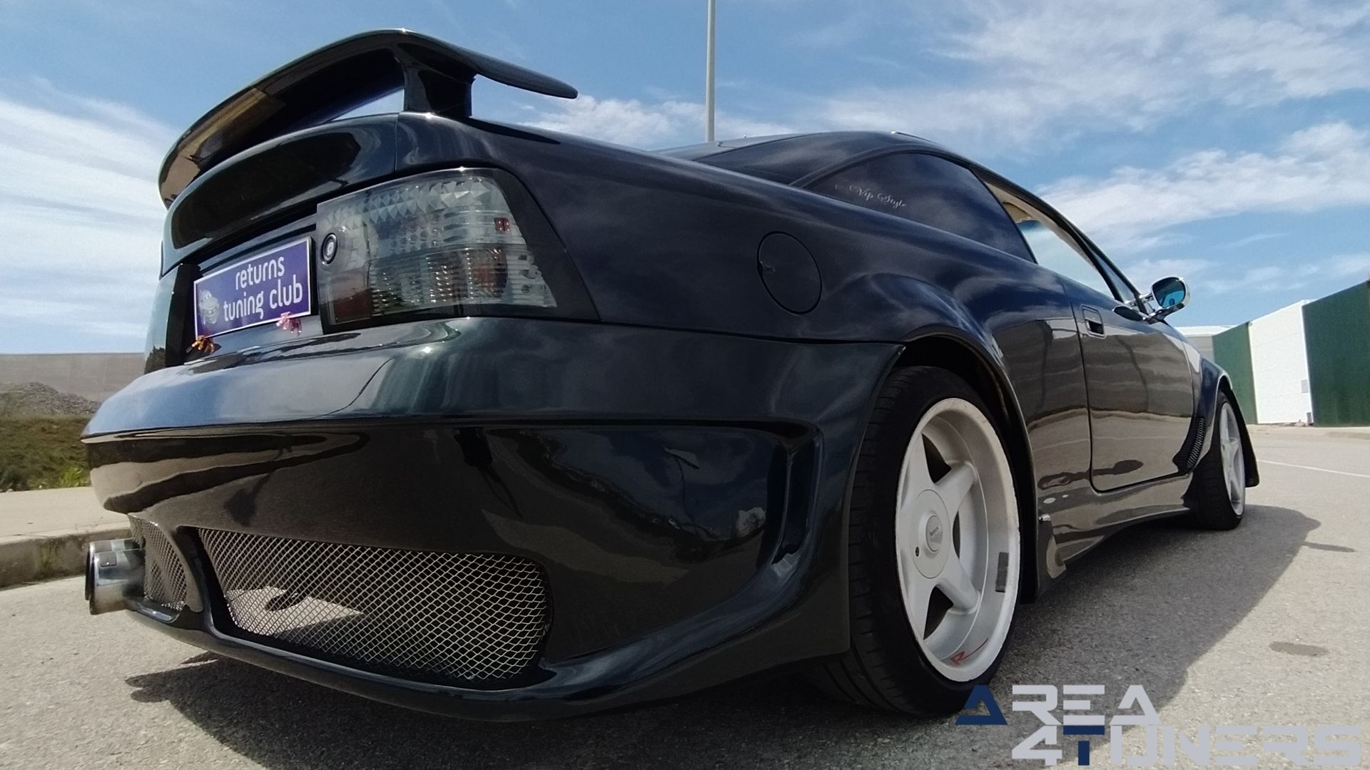 Imagen reportaje coche Tuning Opel Calibra Alligator Imagen perteneciente al reportaje de coche Tuning, de la revista Area4tuners sobre un Opel Calibra
