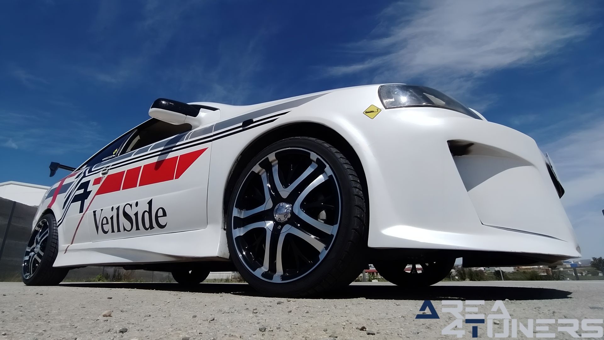 Imagen reportaje coche Tuning Opel Astra Veil Side Imagen perteneciente al reportaje de coche Tuning, de la revista Area4tuners sobre un Opel Astra Bertone