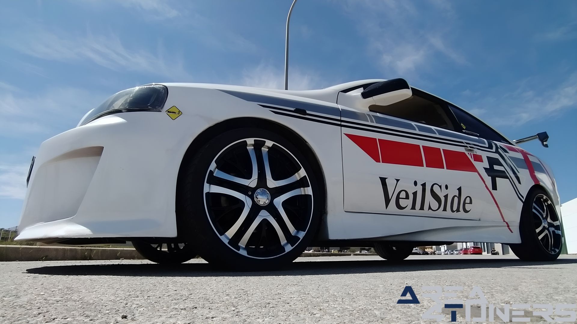 Imagen reportaje coche Tuning Opel Astra Veil Side Imagen perteneciente al reportaje de coche Tuning, de la revista Area4tuners sobre un Opel Astra Bertone