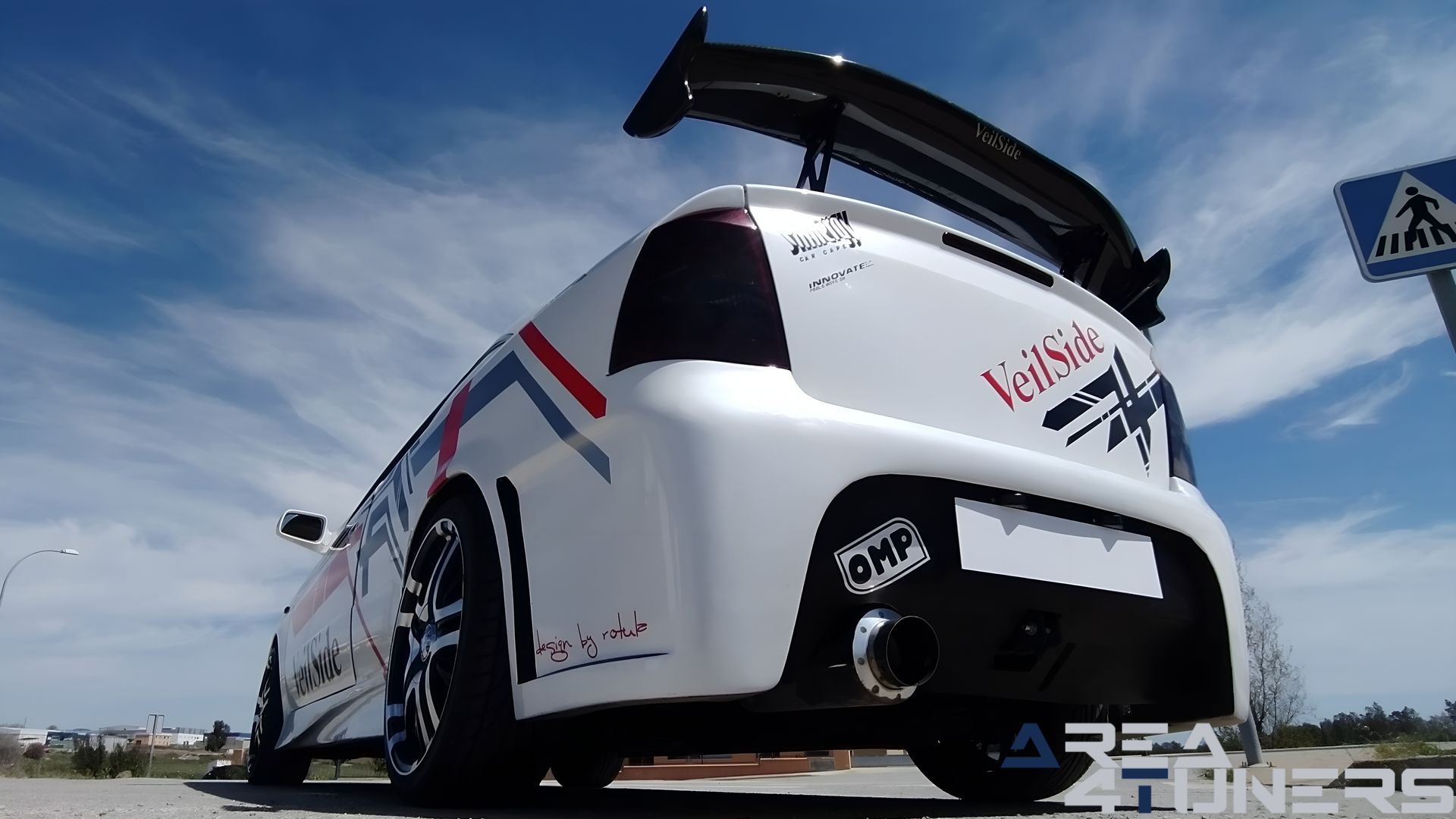 Imagen reportaje coche Tuning Opel Astra Veil Side Imagen perteneciente al reportaje de coche Tuning, de la revista Area4tuners sobre un Opel Astra Bertone