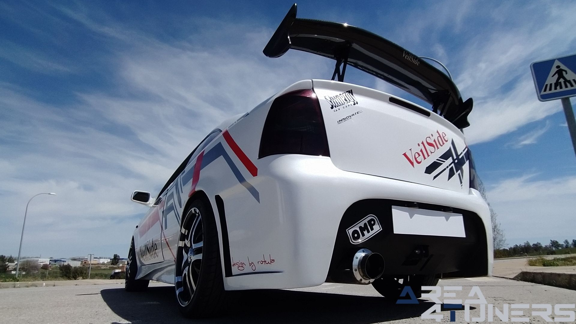 Imagen reportaje coche Tuning Opel Astra Veil Side Imagen perteneciente al reportaje de coche Tuning, de la revista Area4tuners sobre un Opel Astra Bertone