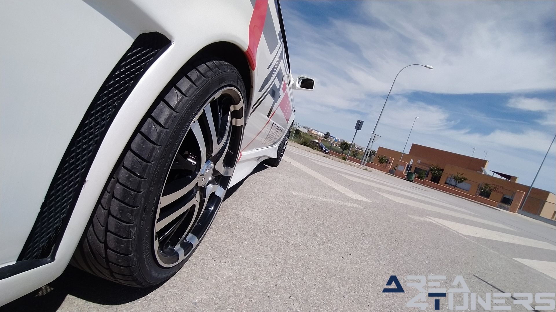 Imagen reportaje coche Tuning Opel Astra Veil Side Imagen perteneciente al reportaje de coche Tuning, de la revista Area4tuners sobre un Opel Astra Bertone