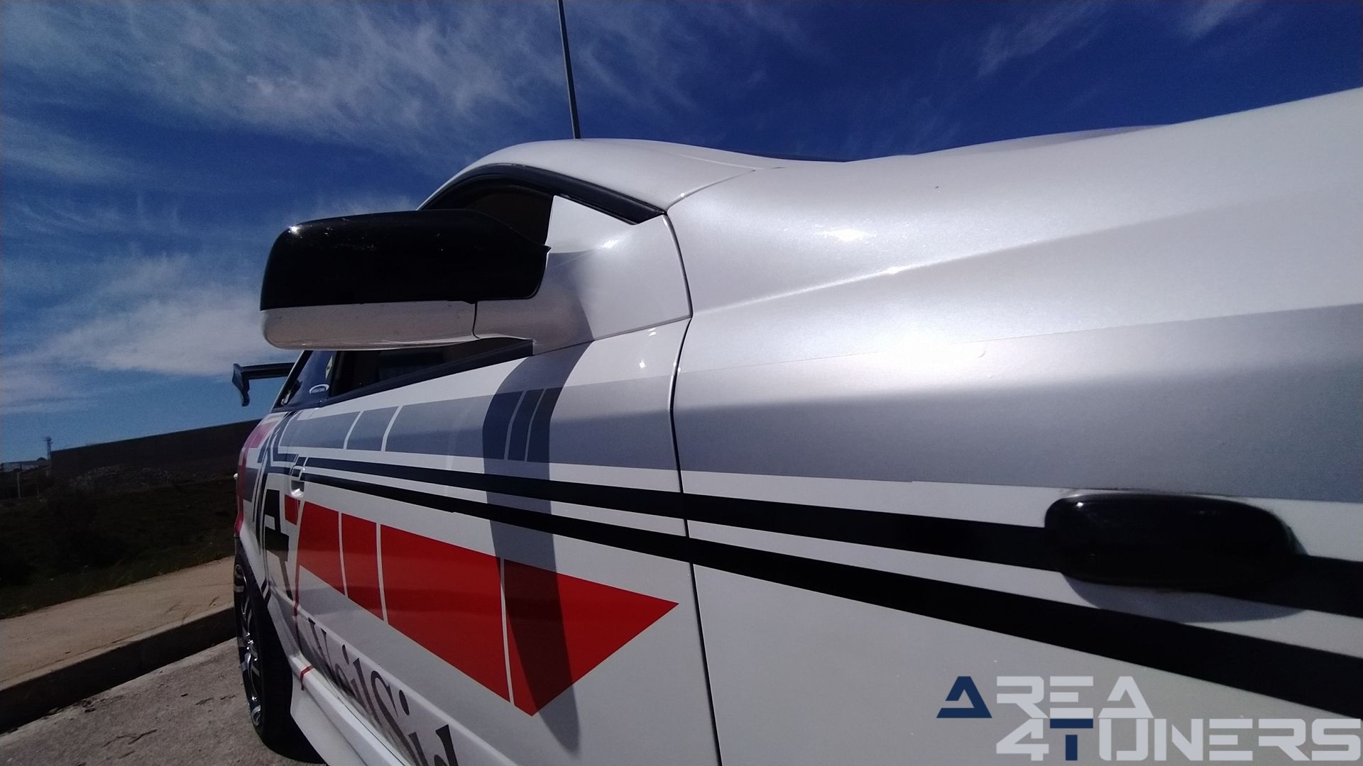 Imagen reportaje coche Tuning Opel Astra Veil Side Imagen perteneciente al reportaje de coche Tuning, de la revista Area4tuners sobre un Opel Astra Bertone