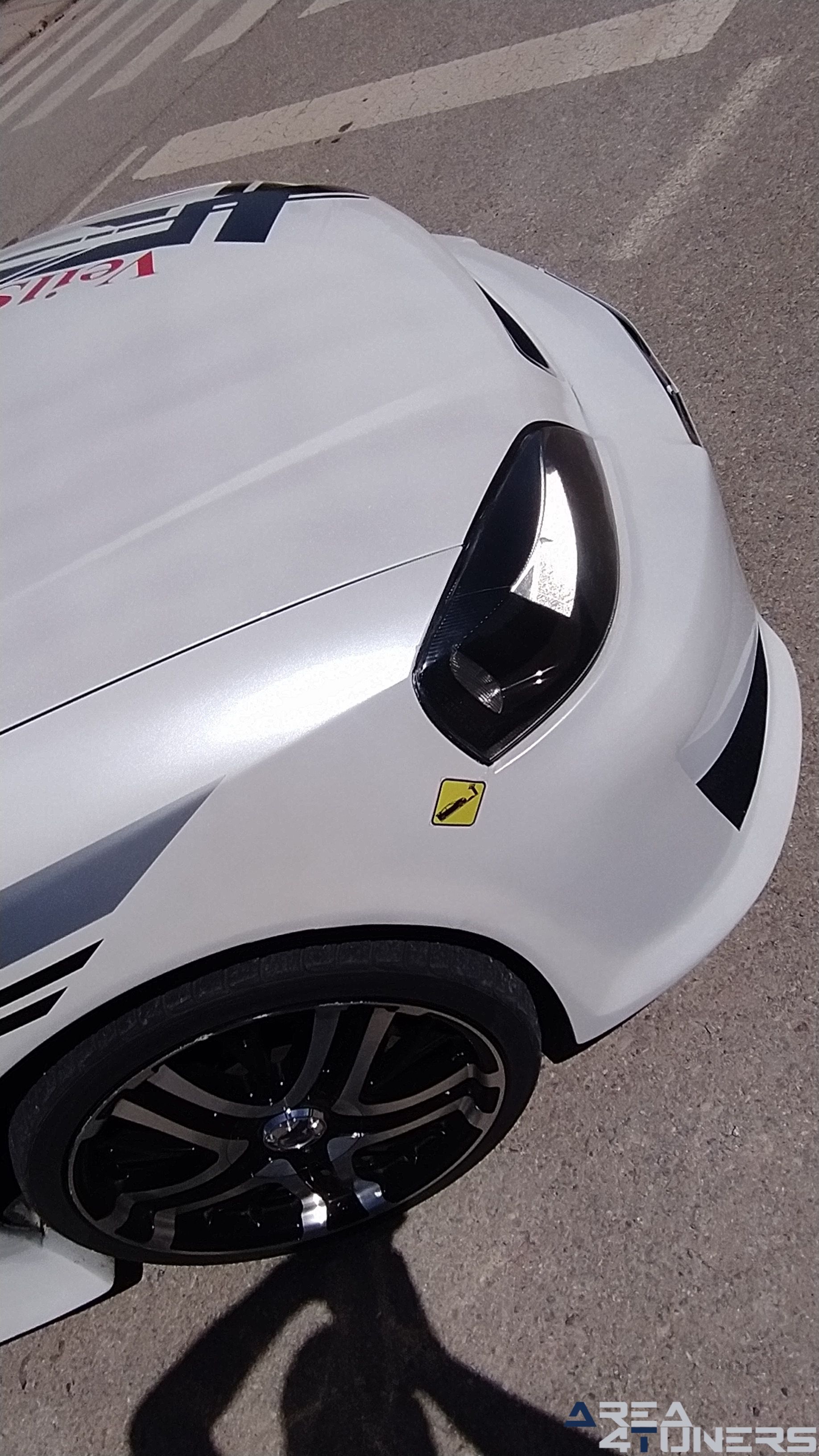 Imagen reportaje coche Tuning Opel Astra Veil Side Imagen perteneciente al reportaje de coche Tuning, de la revista Area4tuners sobre un Opel Astra Bertone