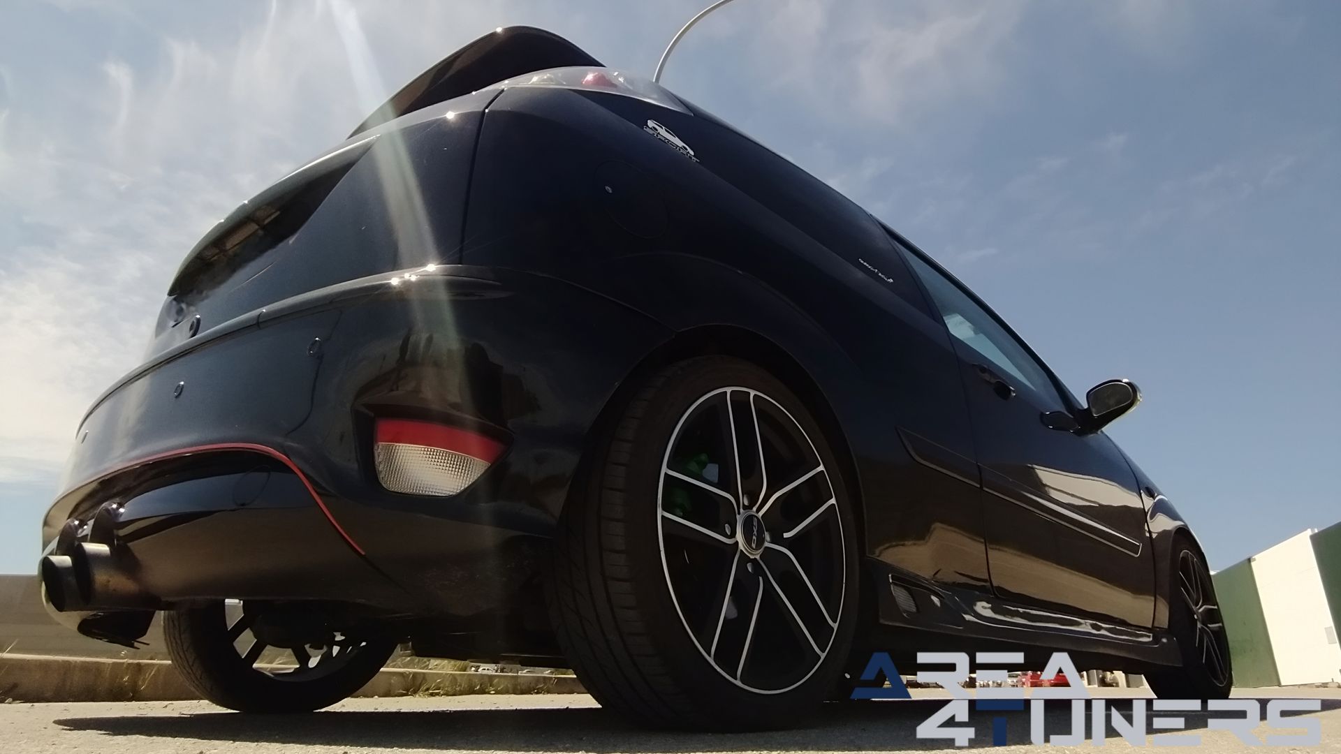 Imagen reportaje coche Tuning Ford Focus Venom Imagen perteneciente al reportaje de coche Tuning, de la revista Area4tuners sobre un Ford Focus