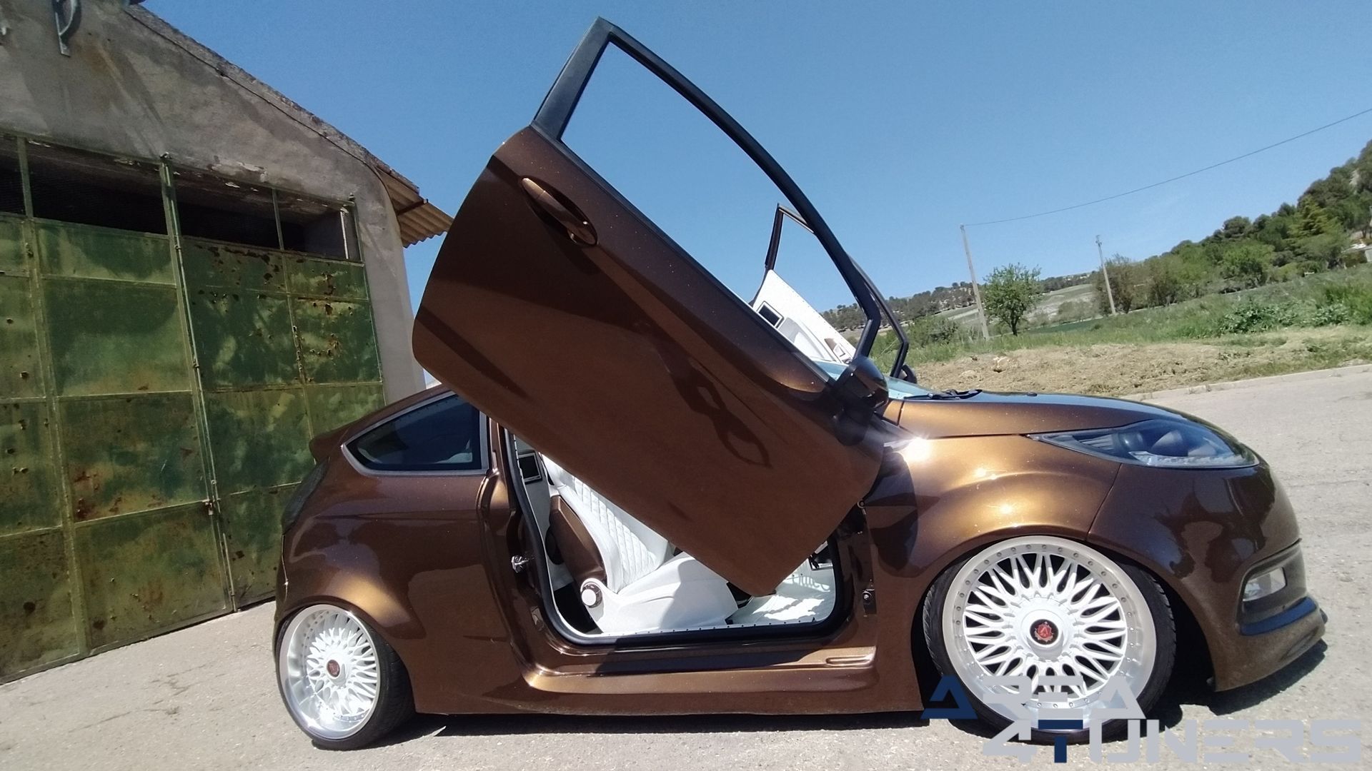 Imagen reportaje coche Tuning Ford Fiesta Jack Daniel's Imagen perteneciente al reportaje de coche Tuning, de la revista Area4tuners sobre un Ford Fiesta