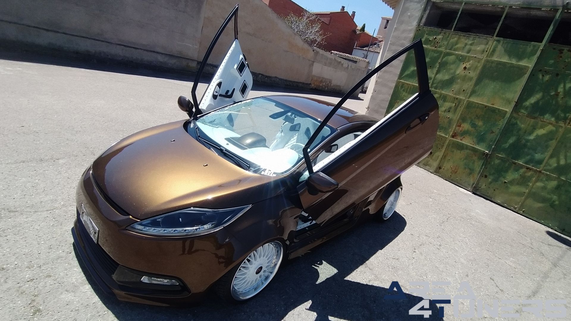 Imagen reportaje coche Tuning Ford Fiesta Jack Daniel's Imagen perteneciente al reportaje de coche Tuning, de la revista Area4tuners sobre un Ford Fiesta