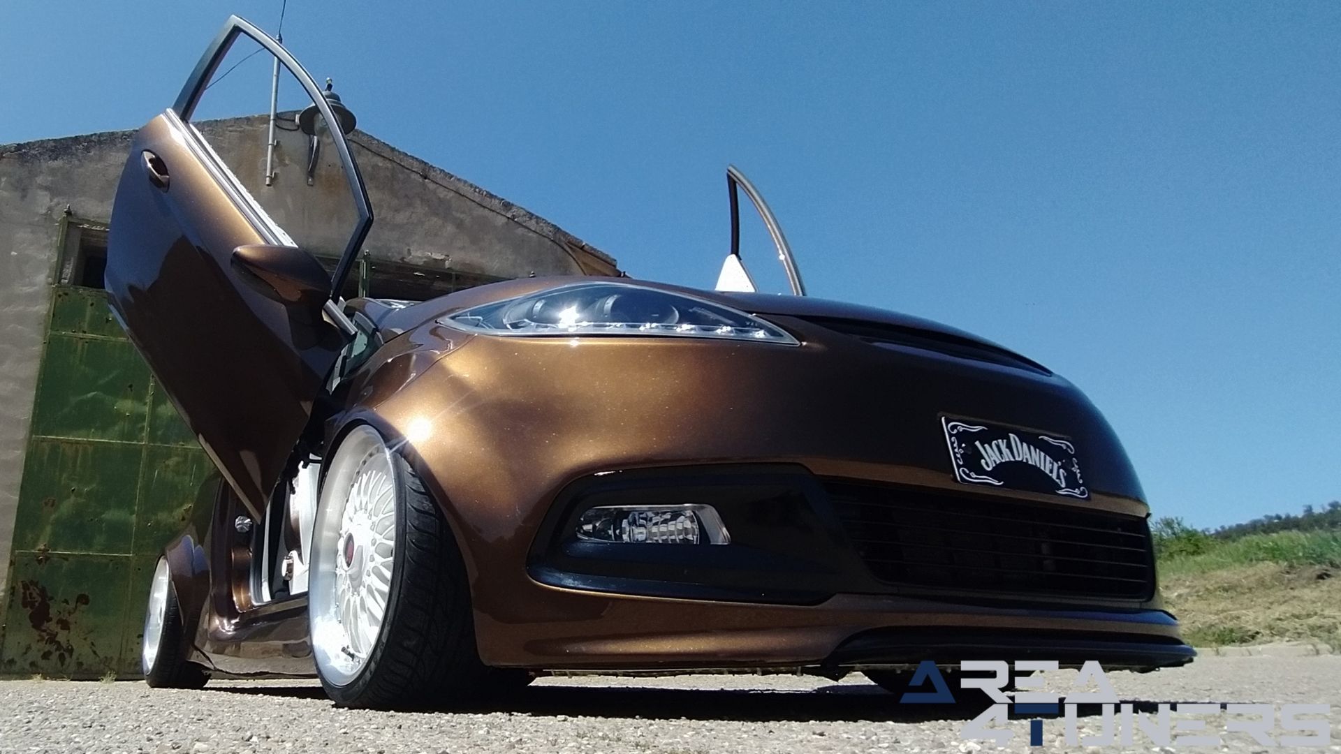 Imagen reportaje coche Tuning Ford Fiesta Jack Daniel's Imagen perteneciente al reportaje de coche Tuning, de la revista Area4tuners sobre un Ford Fiesta