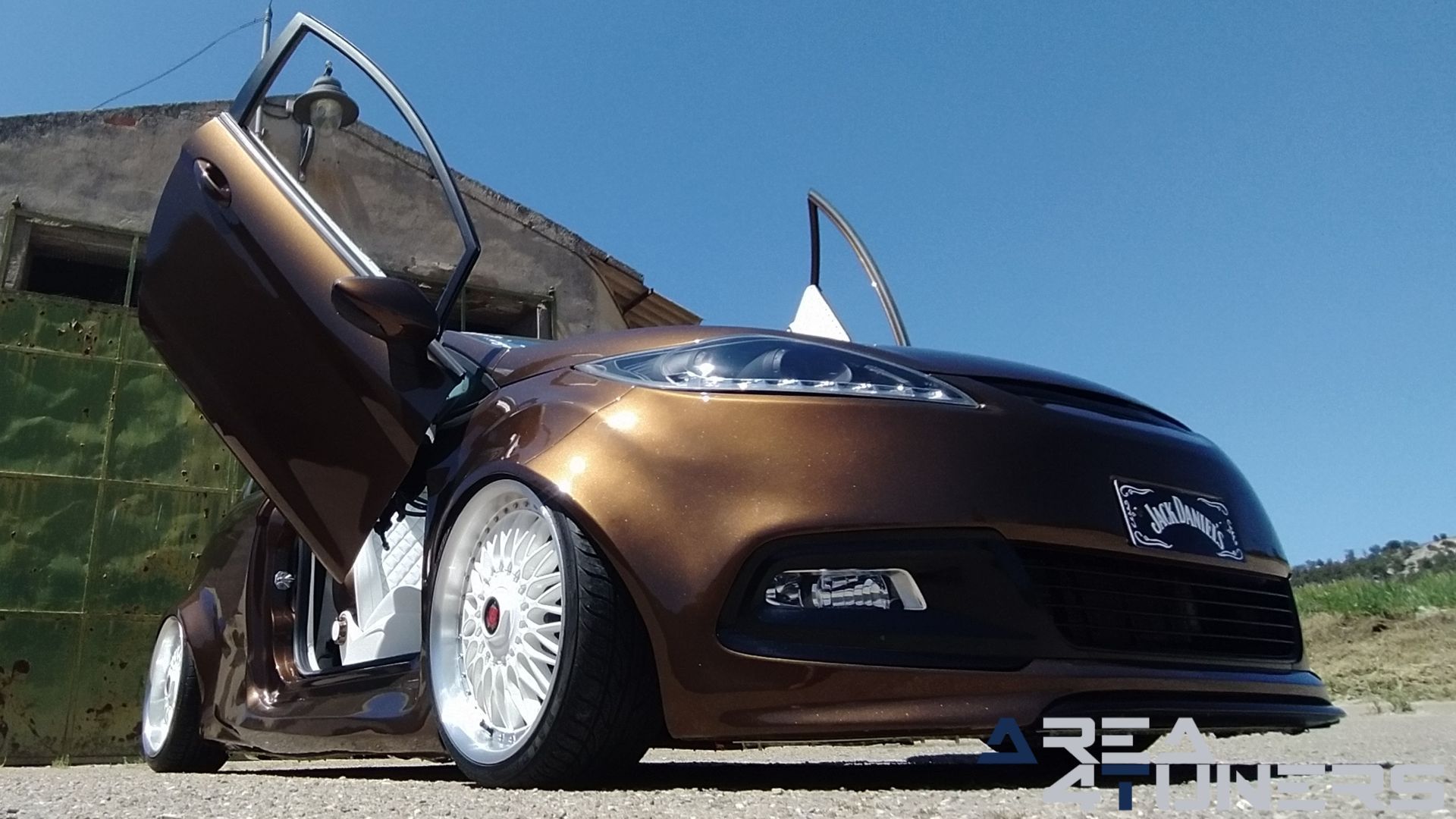 Imagen reportaje coche Tuning Ford Fiesta Jack Daniel's Imagen perteneciente al reportaje de coche Tuning, de la revista Area4tuners sobre un Ford Fiesta