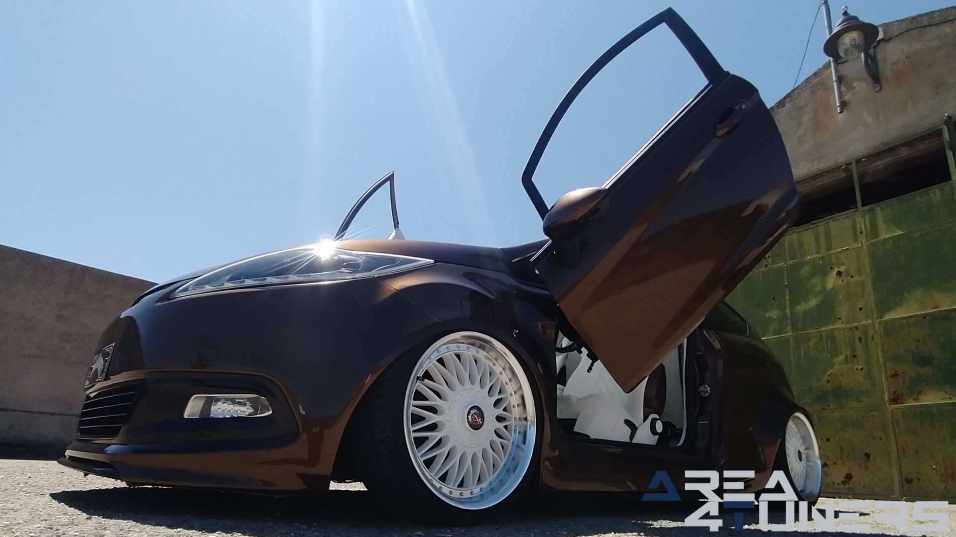 Imagen reportaje coche Tuning Ford Fiesta Jack Daniel's Imagen perteneciente al reportaje de coche Tuning, de la revista Area4tuners sobre un Ford Fiesta