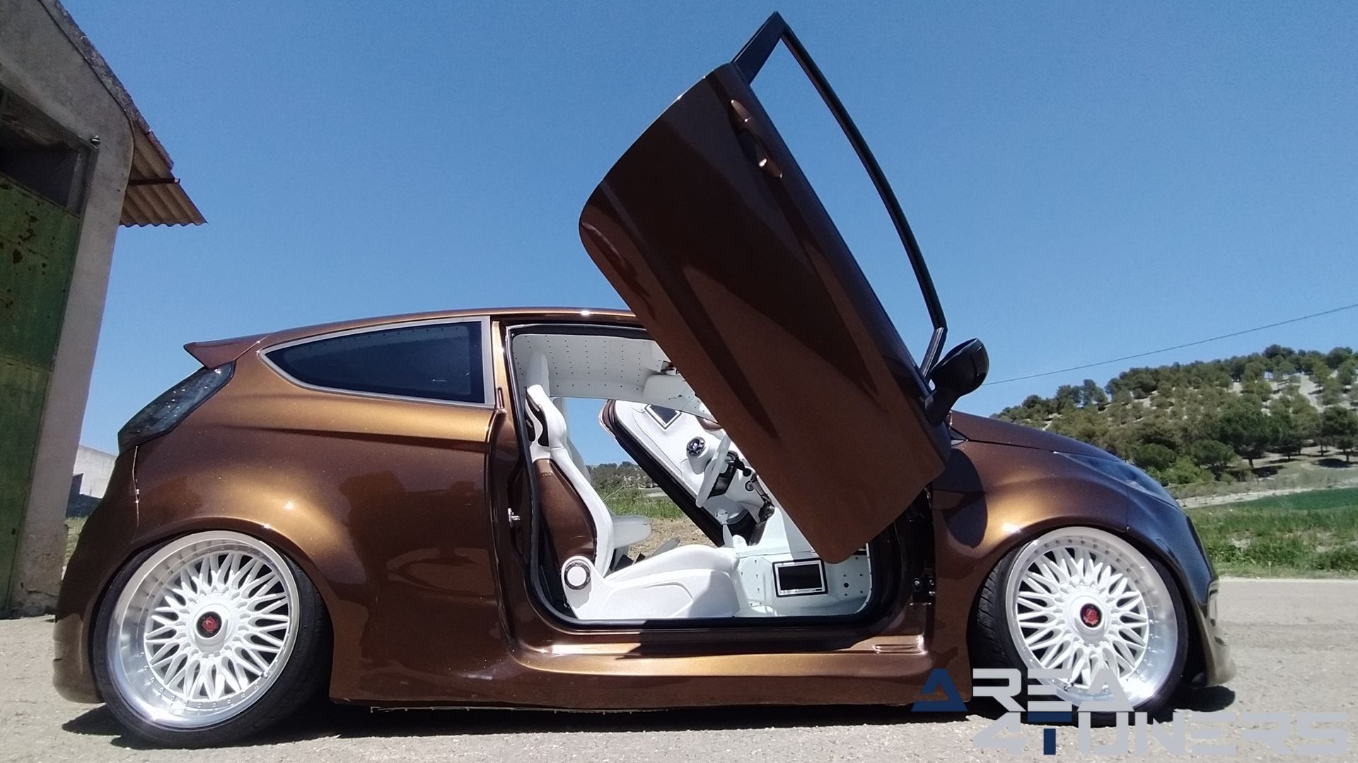 Imagen reportaje coche Tuning Ford Fiesta Jack Daniel's Imagen perteneciente al reportaje de coche Tuning, de la revista Area4tuners sobre un Ford Fiesta