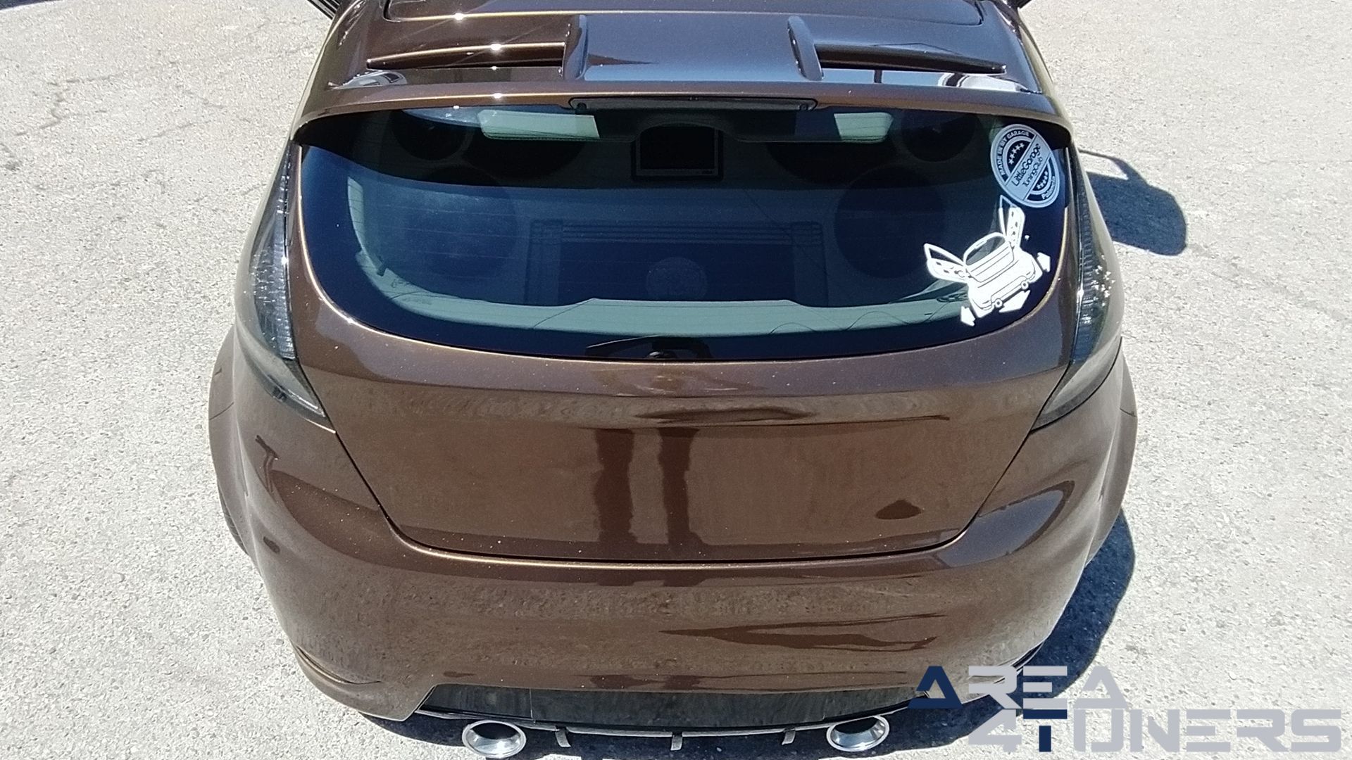 Imagen reportaje coche Tuning Ford Fiesta Jack Daniel's Imagen perteneciente al reportaje de coche Tuning, de la revista Area4tuners sobre un Ford Fiesta