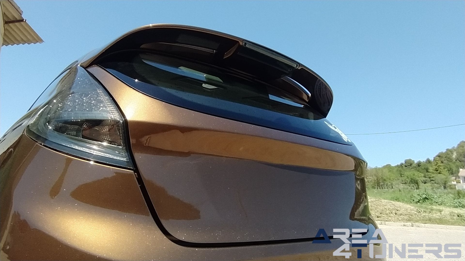 Imagen reportaje coche Tuning Ford Fiesta Jack Daniel's Imagen perteneciente al reportaje de coche Tuning, de la revista Area4tuners sobre un Ford Fiesta