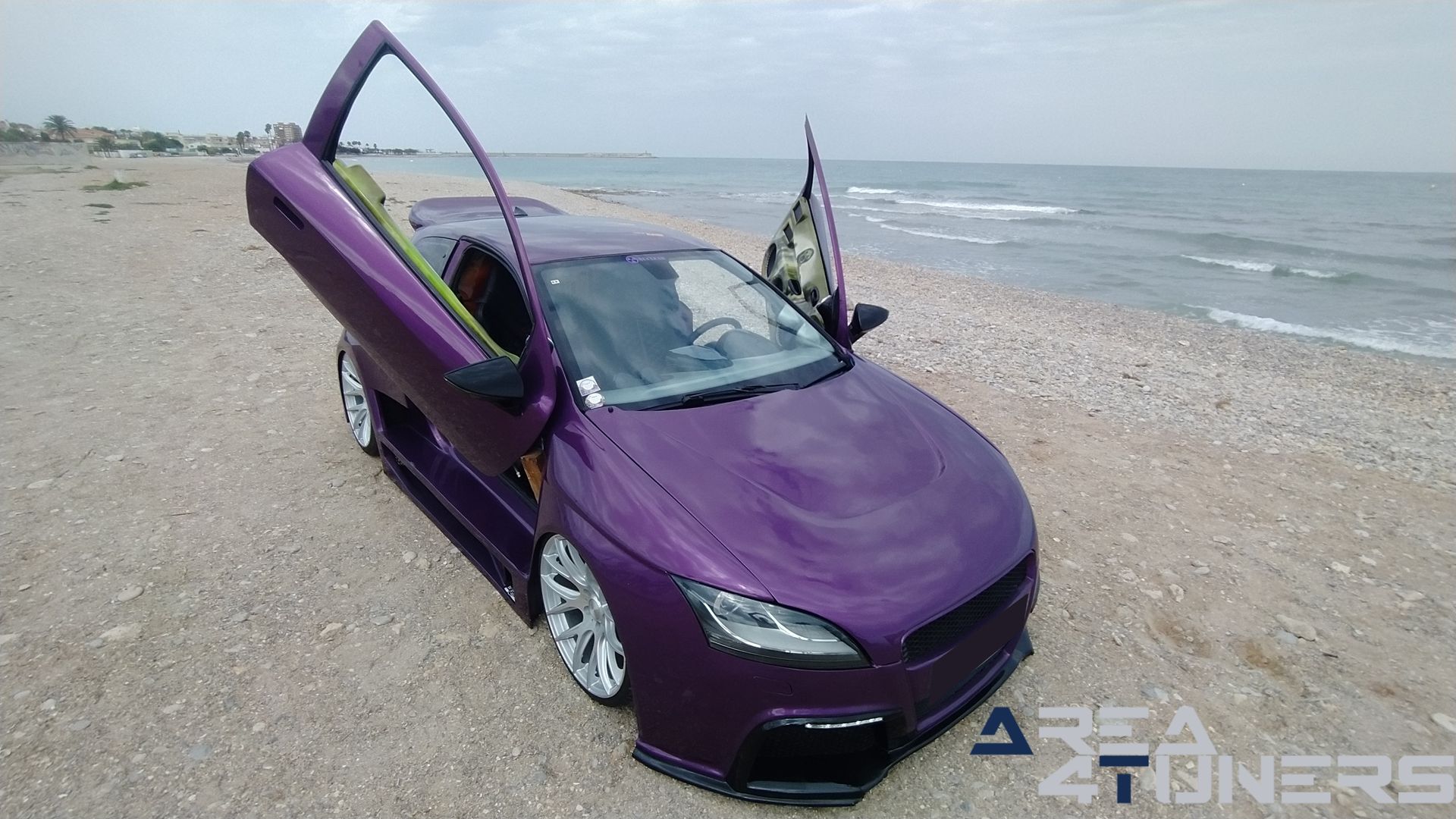 Imagen reportaje coche Peugeot 206 Project Nuclear Imagen perteneciente al reportaje de coche Tuning, de la revista Area4tuners sobre un Peugeot 206