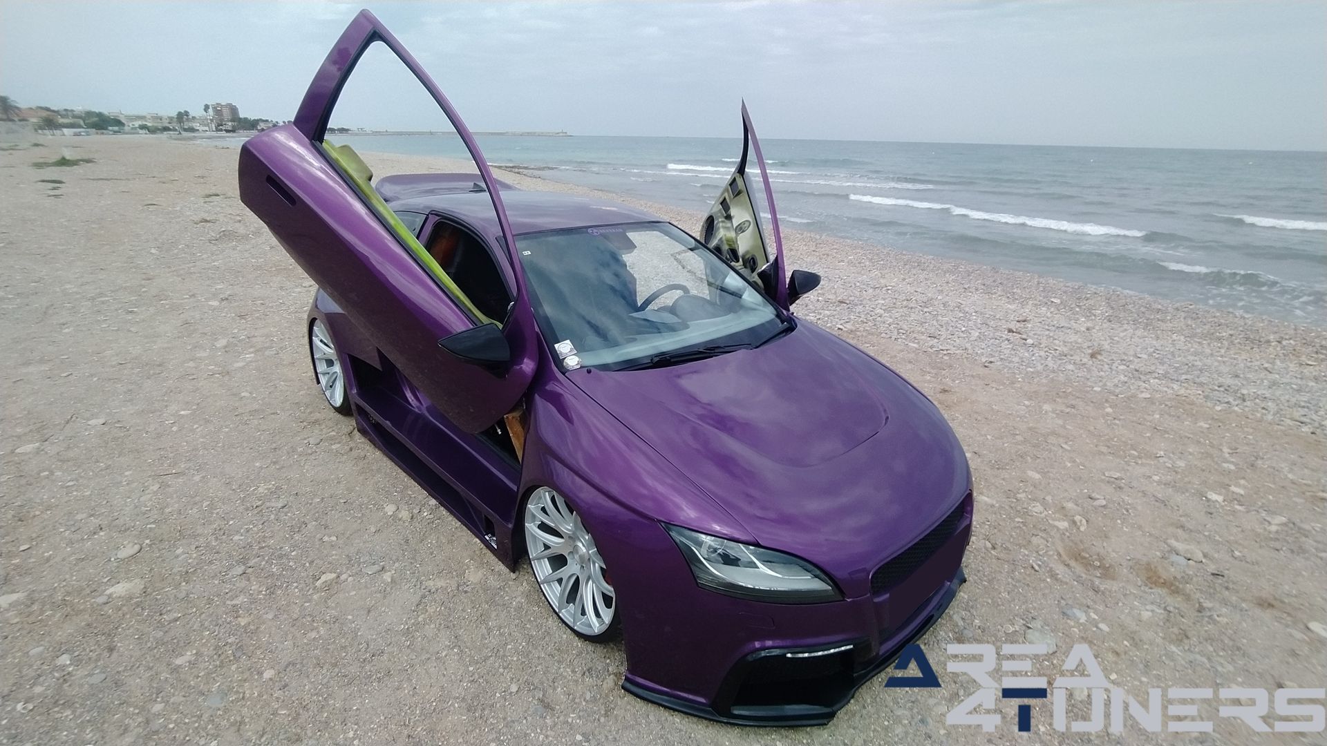 Imagen reportaje coche Peugeot 206 Project Nuclear Imagen perteneciente al reportaje de coche Tuning, de la revista Area4tuners sobre un Peugeot 206