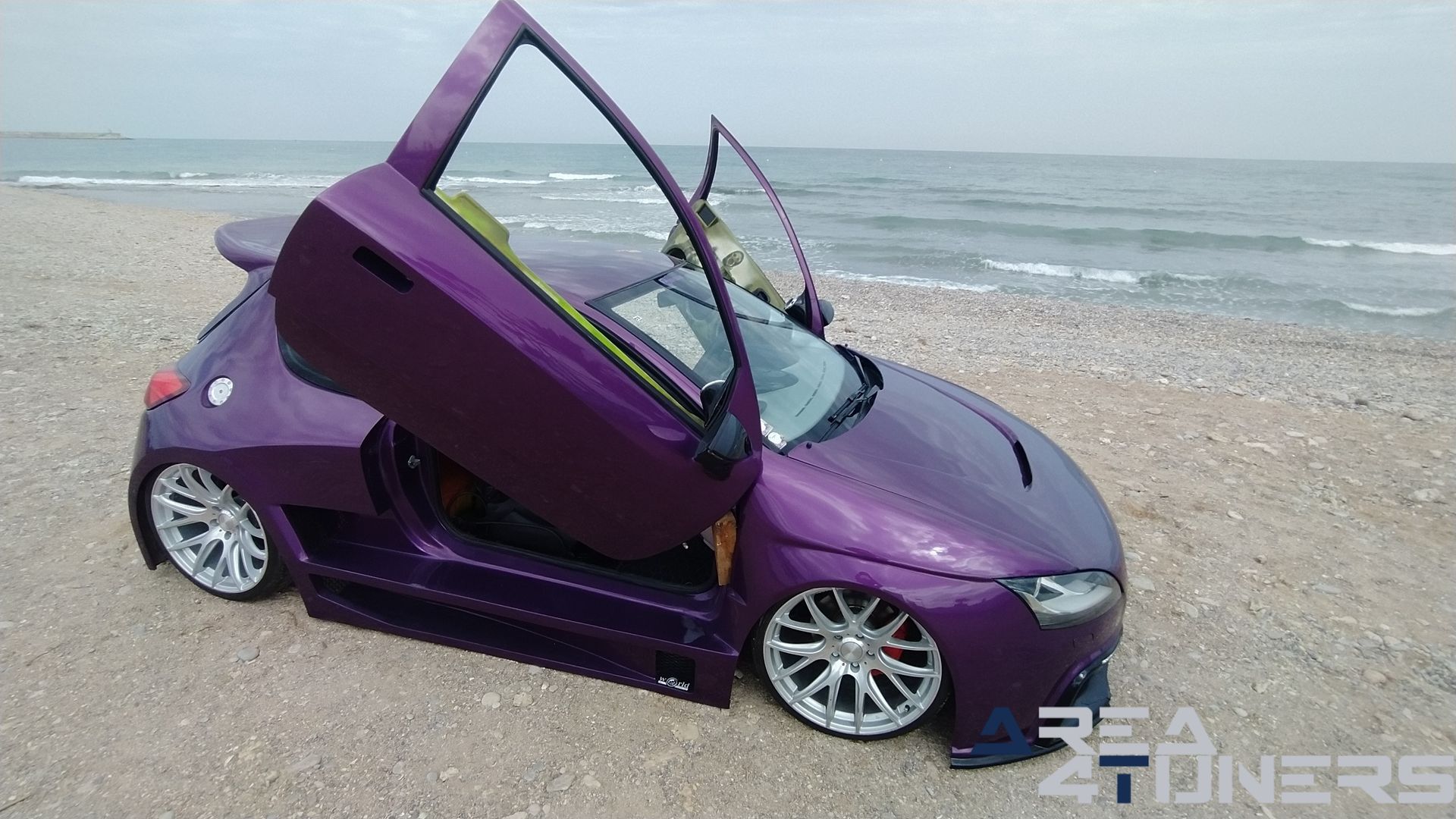 Imagen reportaje coche Peugeot 206 Project Nuclear Imagen perteneciente al reportaje de coche Tuning, de la revista Area4tuners sobre un Peugeot 206