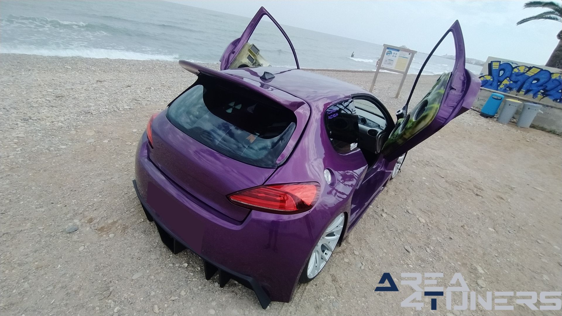 Imagen reportaje coche Peugeot 206 Project Nuclear Imagen perteneciente al reportaje de coche Tuning, de la revista Area4tuners sobre un Peugeot 206