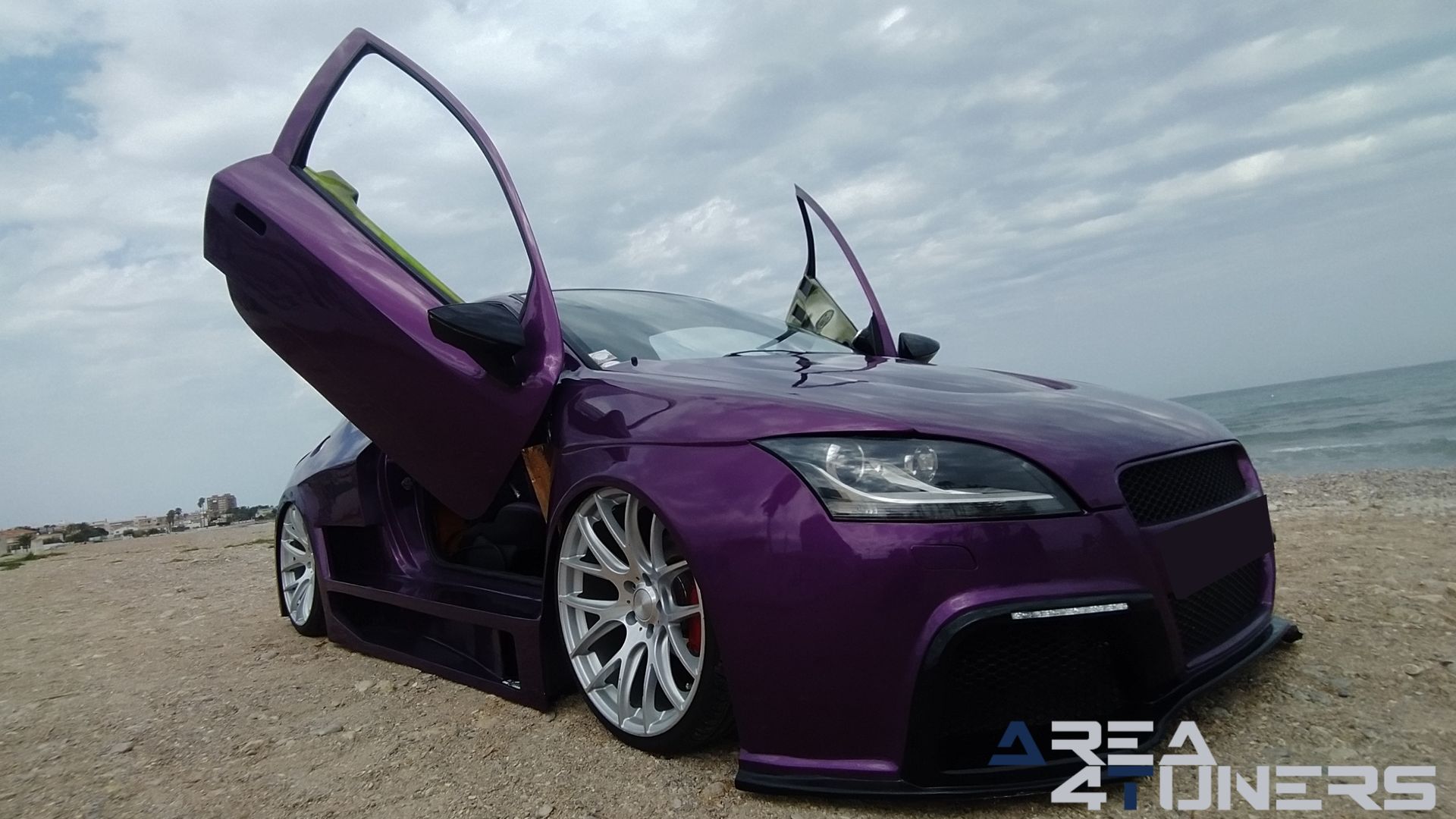 Imagen reportaje coche Peugeot 206 Project Nuclear Imagen perteneciente al reportaje de coche Tuning, de la revista Area4tuners sobre un Peugeot 206